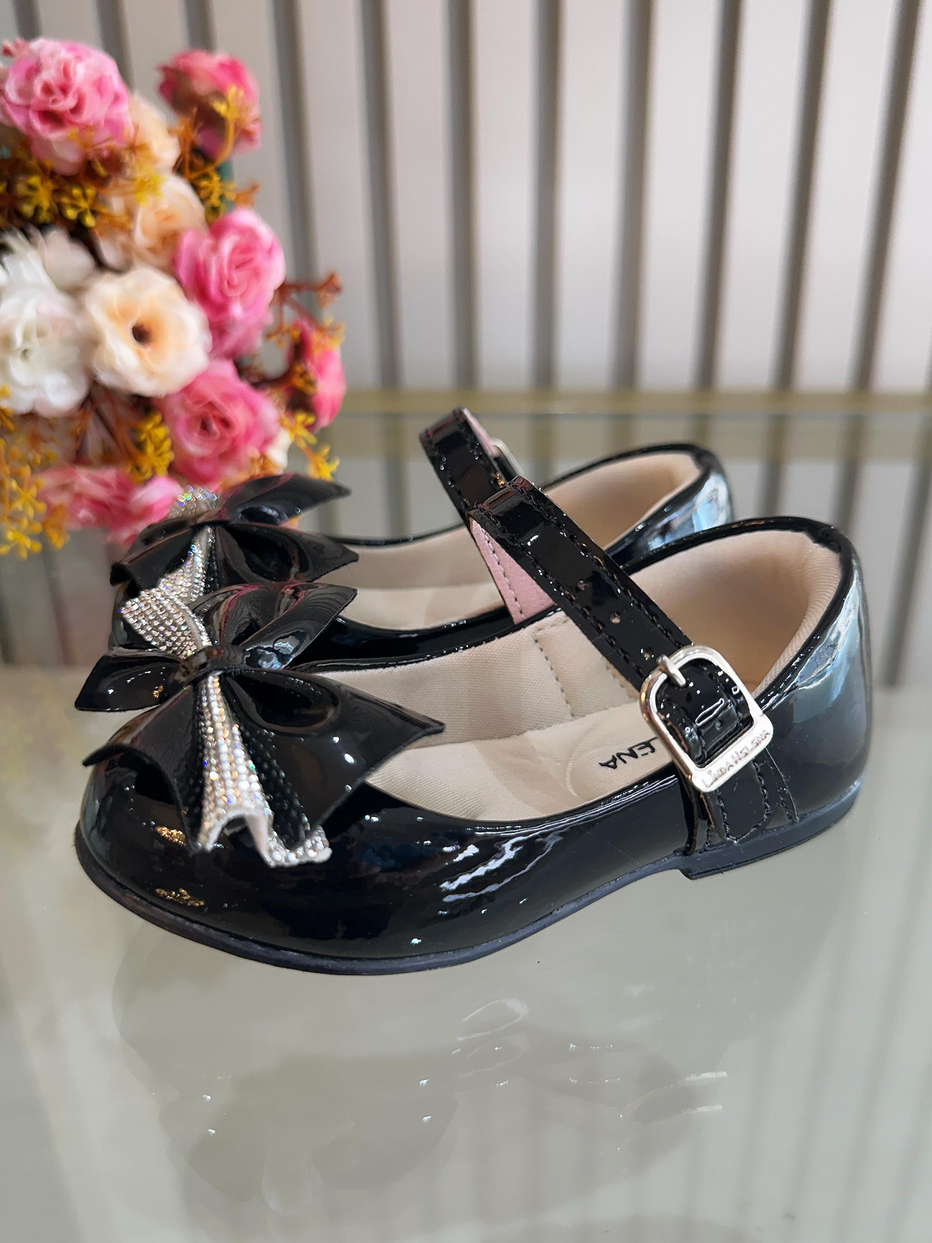 Sapatinho Preto Verniz Aplique de Lacinho Com Strass Luxo