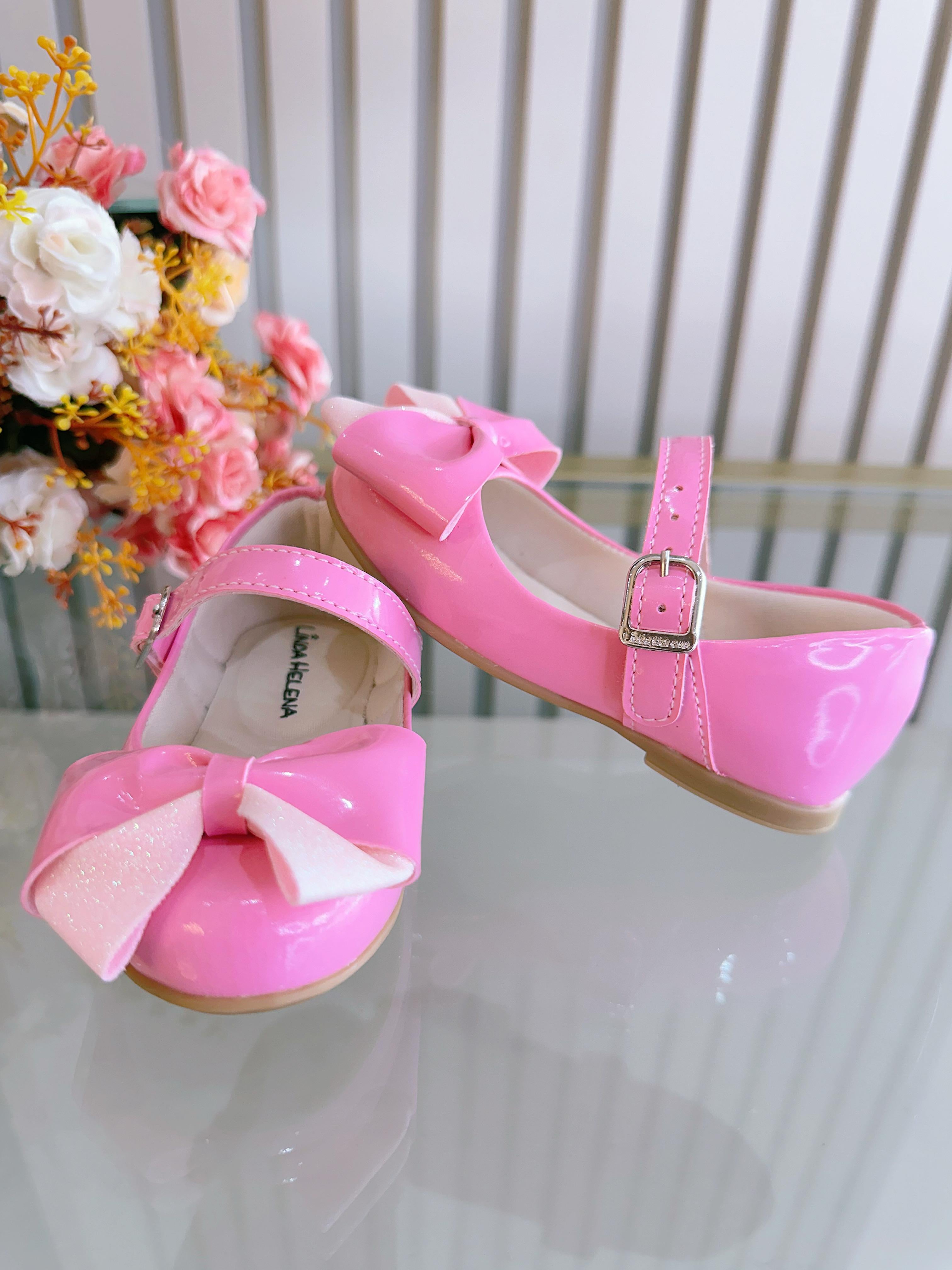 Sapatinho Rosa Chiclete Verniz Com Aplique de Lacinho Luxo