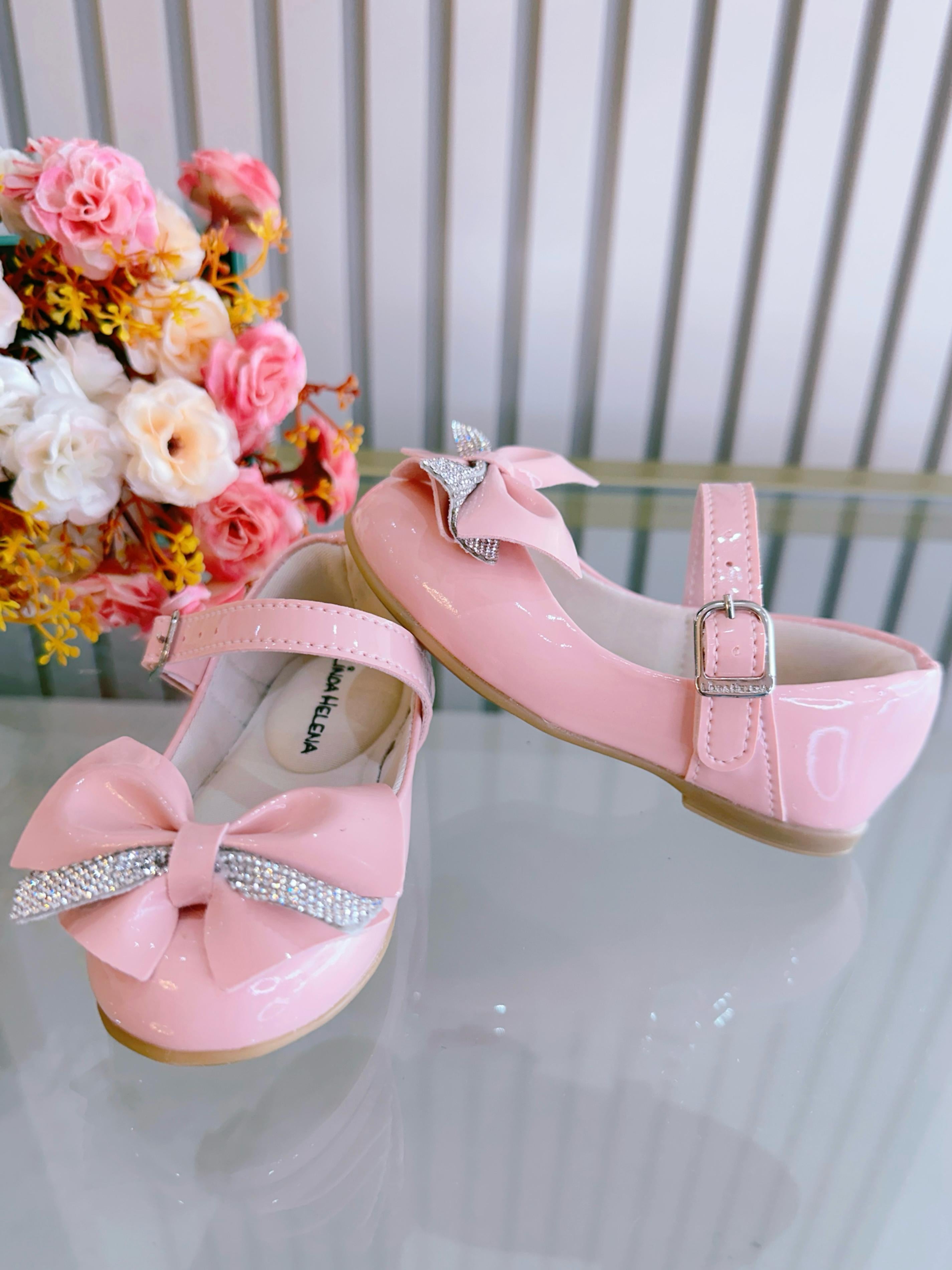Sapatinho Rosa Verniz Aplique de Lacinho Com Strass Luxo
