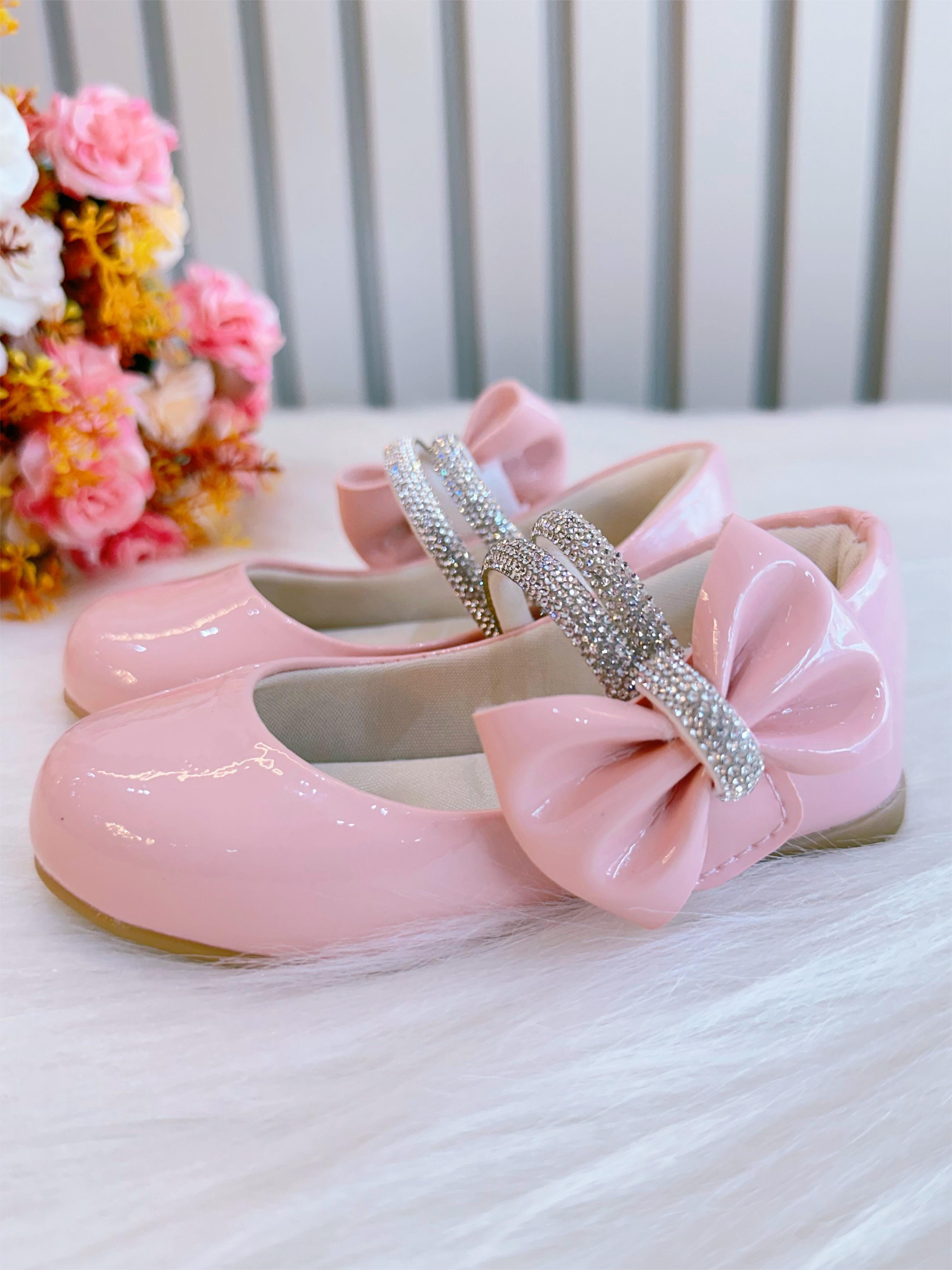 Sapatinho Rosa Verniz Aplique de Lacinho e Tiras C/ Strass