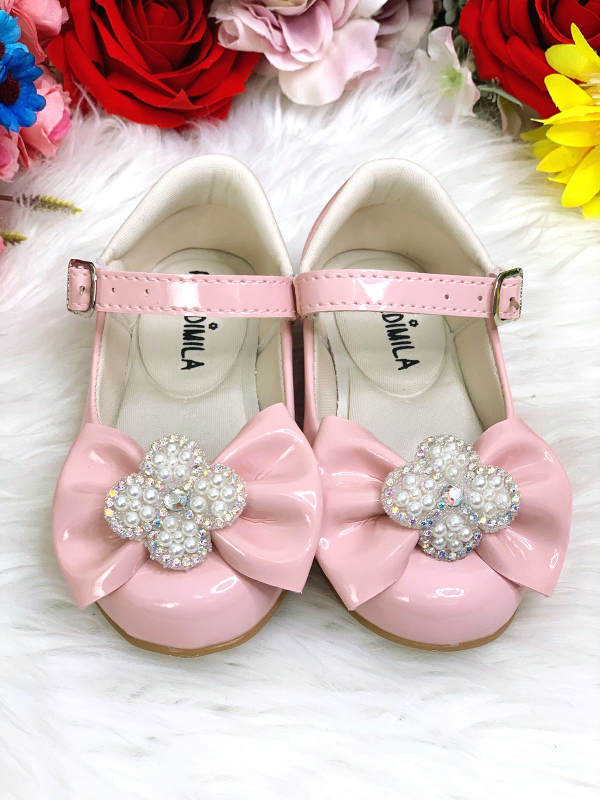 Sapatinho Rosa Verniz C/ Lacinho e Flor Strass e Pérolas