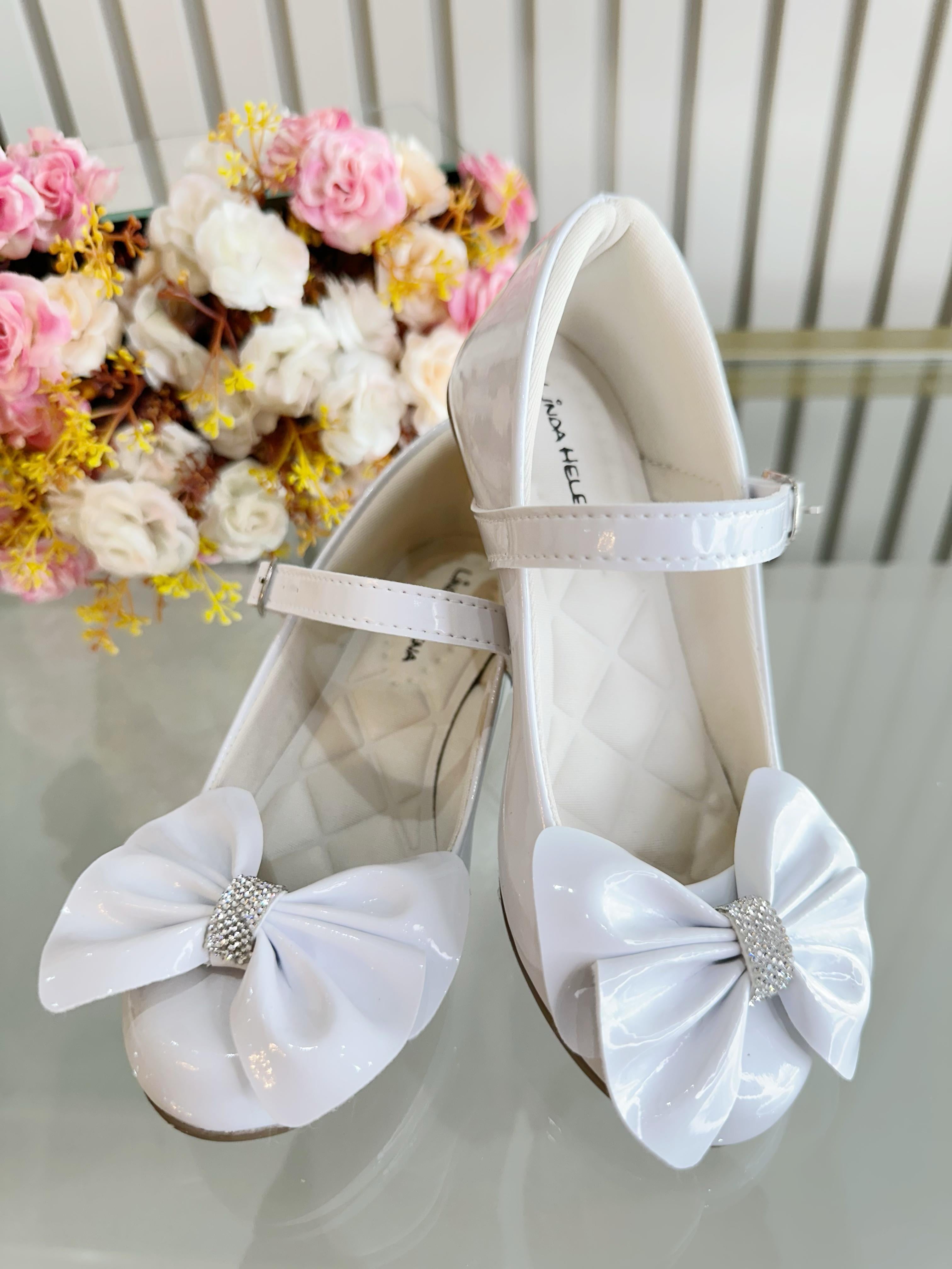 Sapatinho C/ Salto Branco Verniz Aplique de Lacinho e Strass
