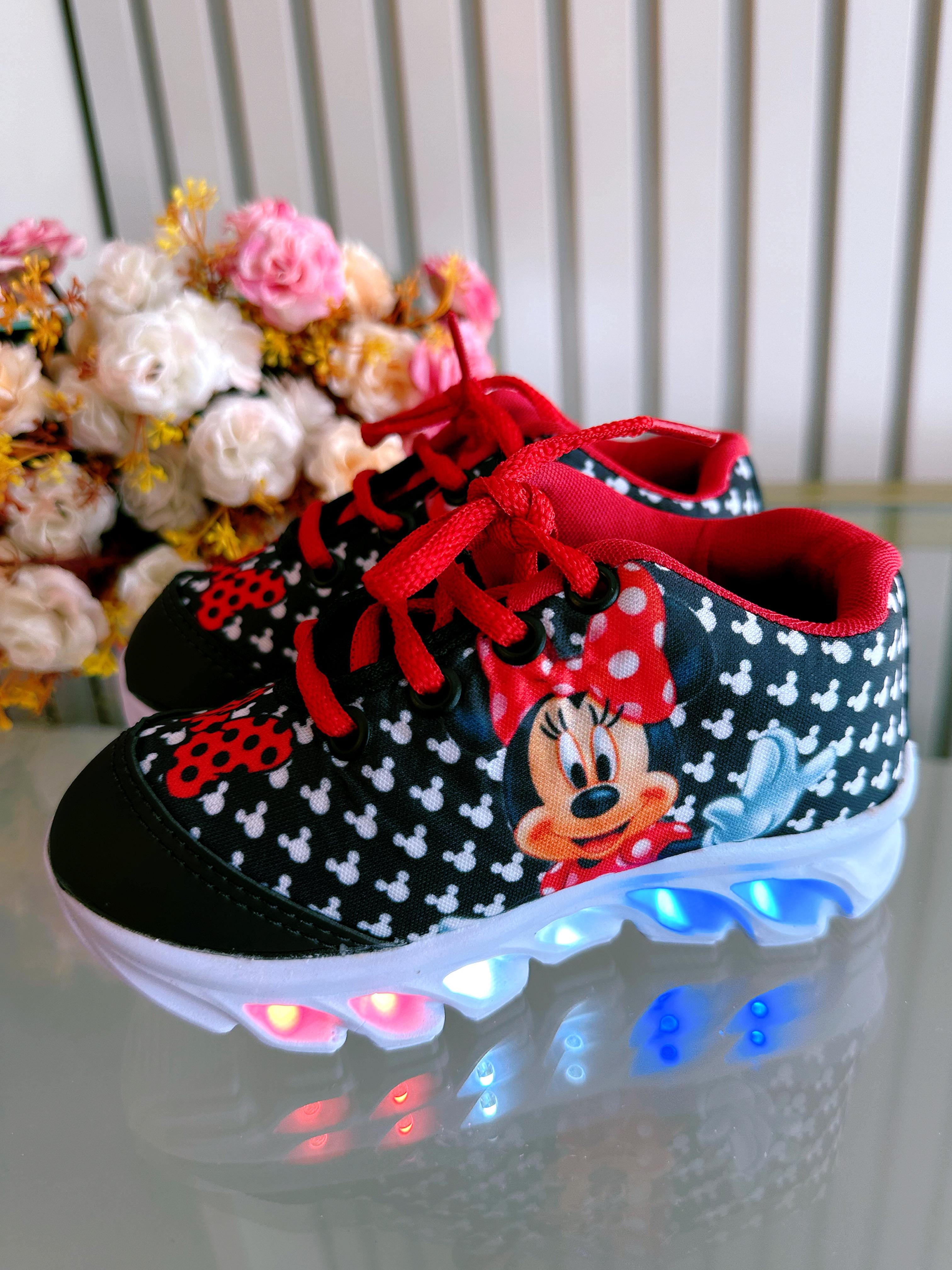 Tênis Meninas Temático Minnie Preto Com Leds