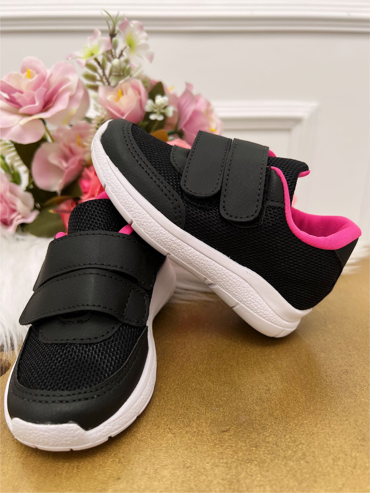 Tênis Preto Com Pink e Velcro Meninas