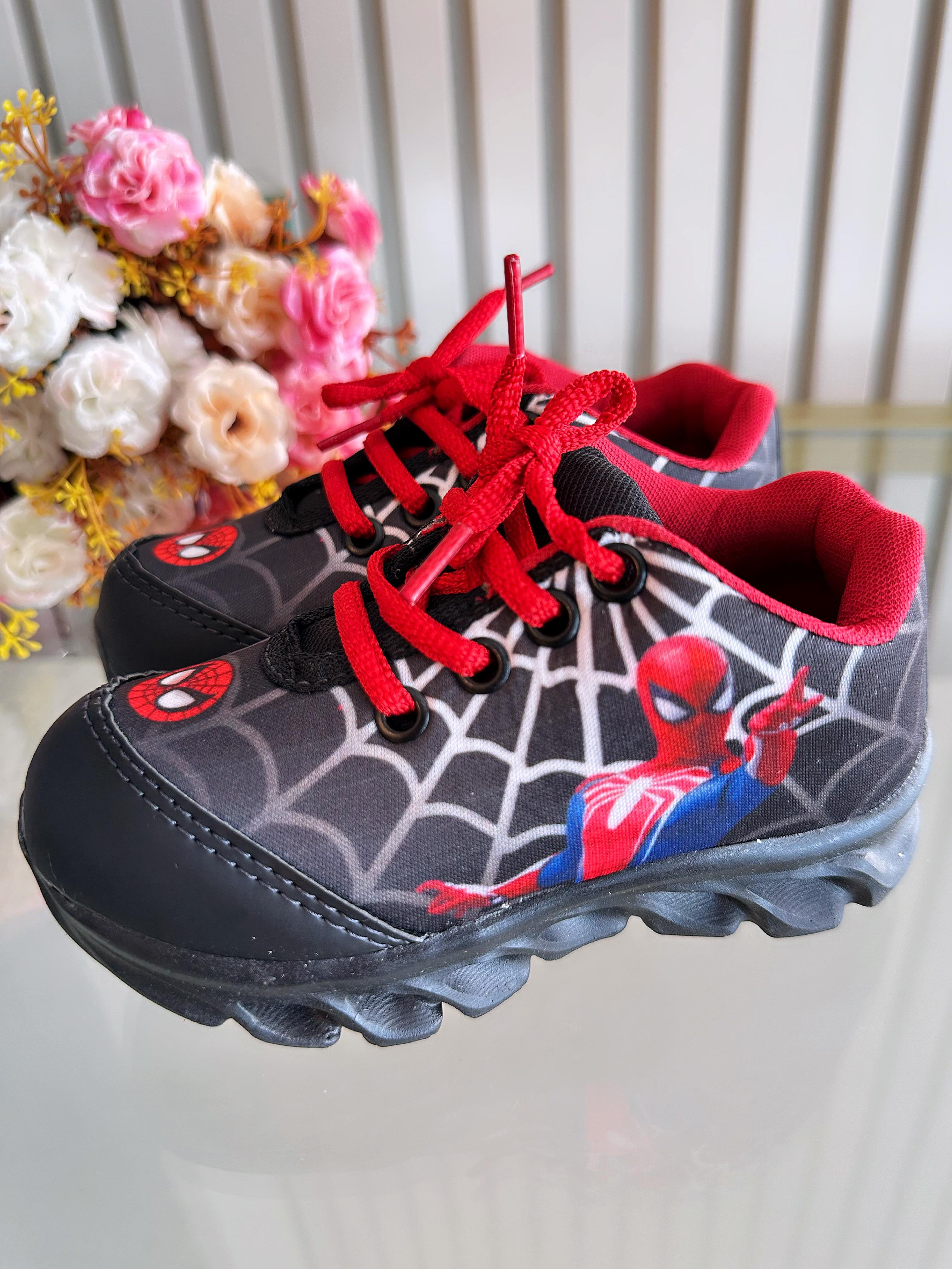 Tênis Meninos Temático Homem Aranha Preto Com Leds