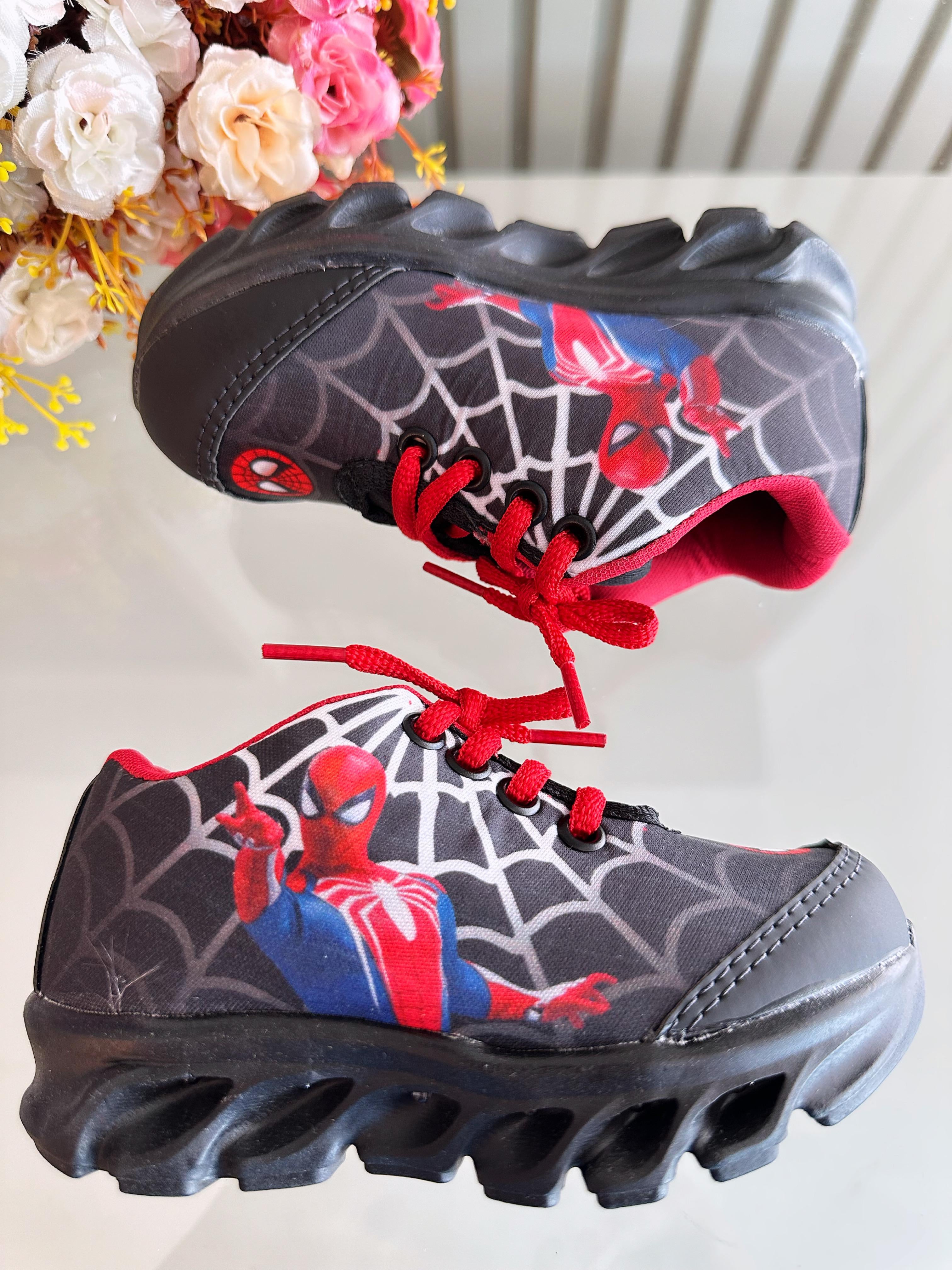 Tênis Meninos Temático Homem Aranha Preto Com Leds