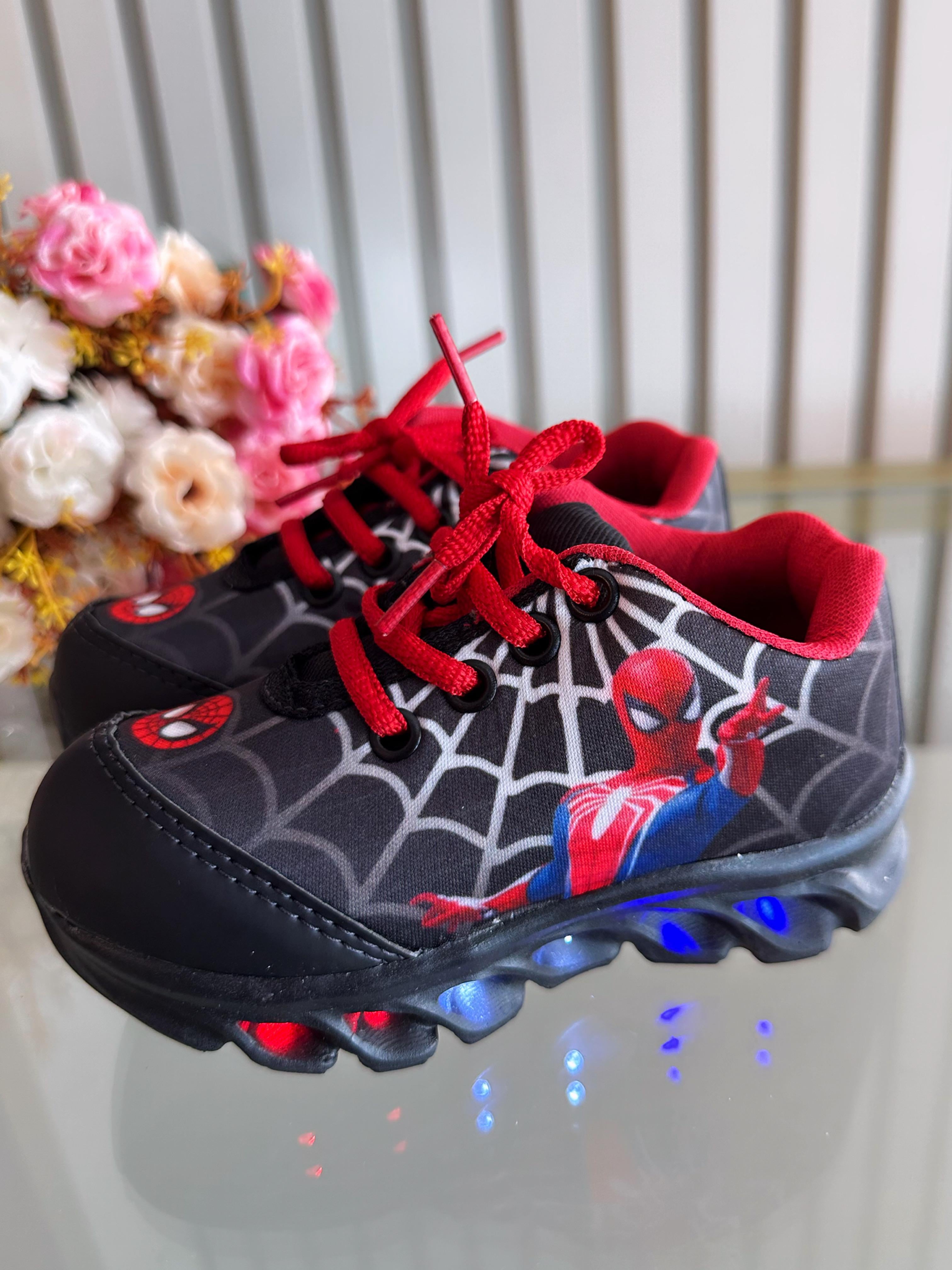 Tênis Meninos Temático Homem Aranha Preto Com Leds
