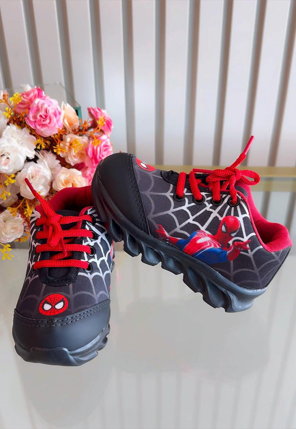 Tênis Meninos Temático Homem Aranha Preto Com Leds