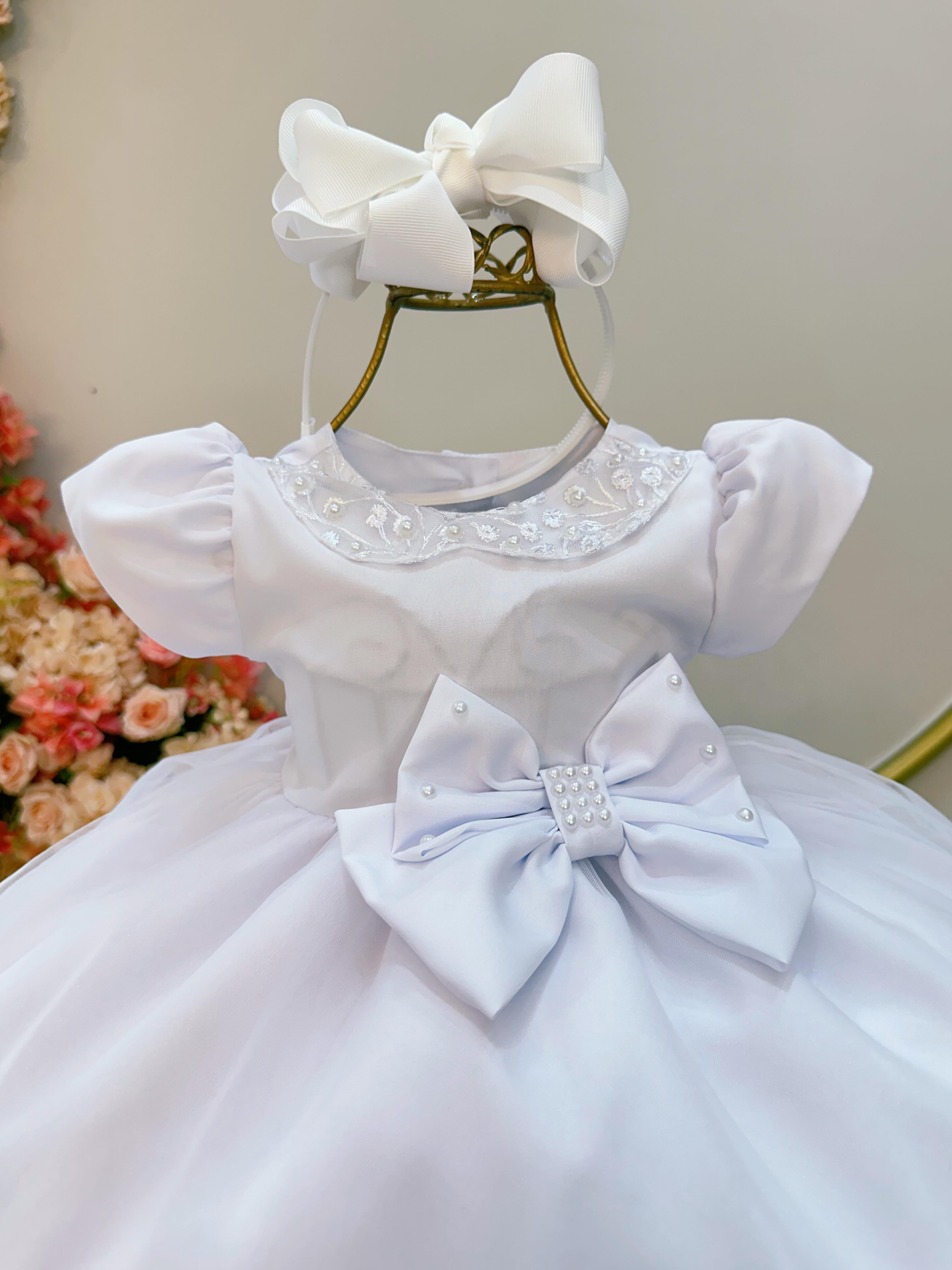 Vestido Infantil Bebê Branco Pérolas e Broche Laço Batizados