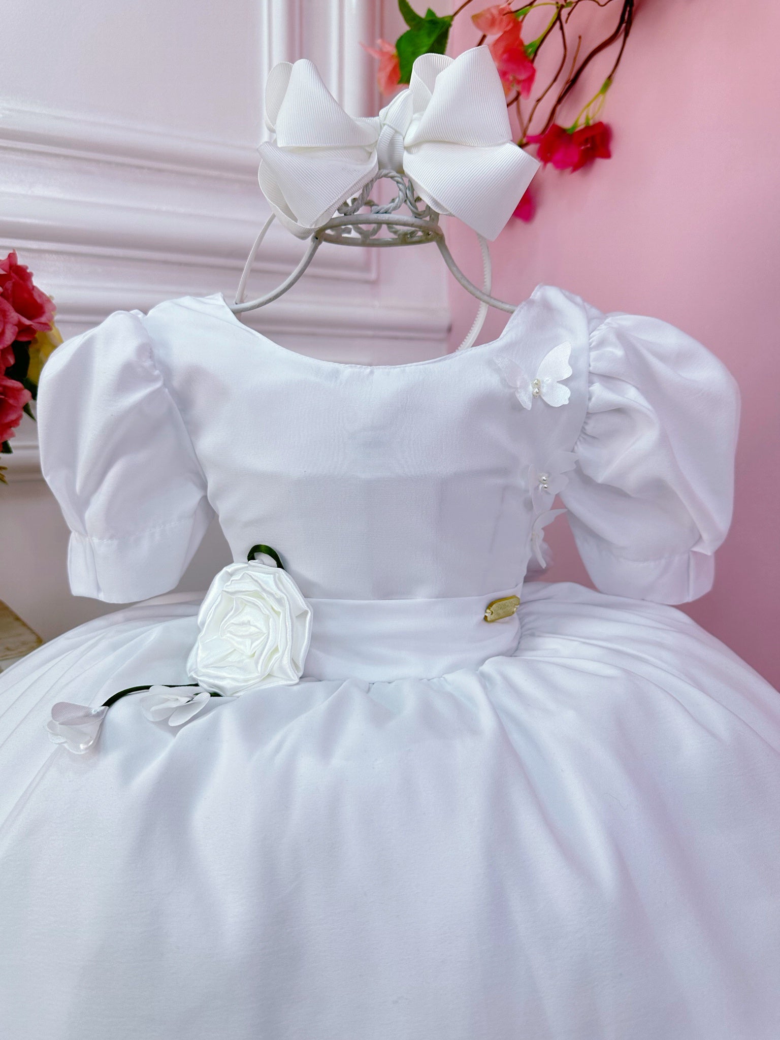 Vestido Infantil Branco C/ Broche Flores Aplique Borboletas