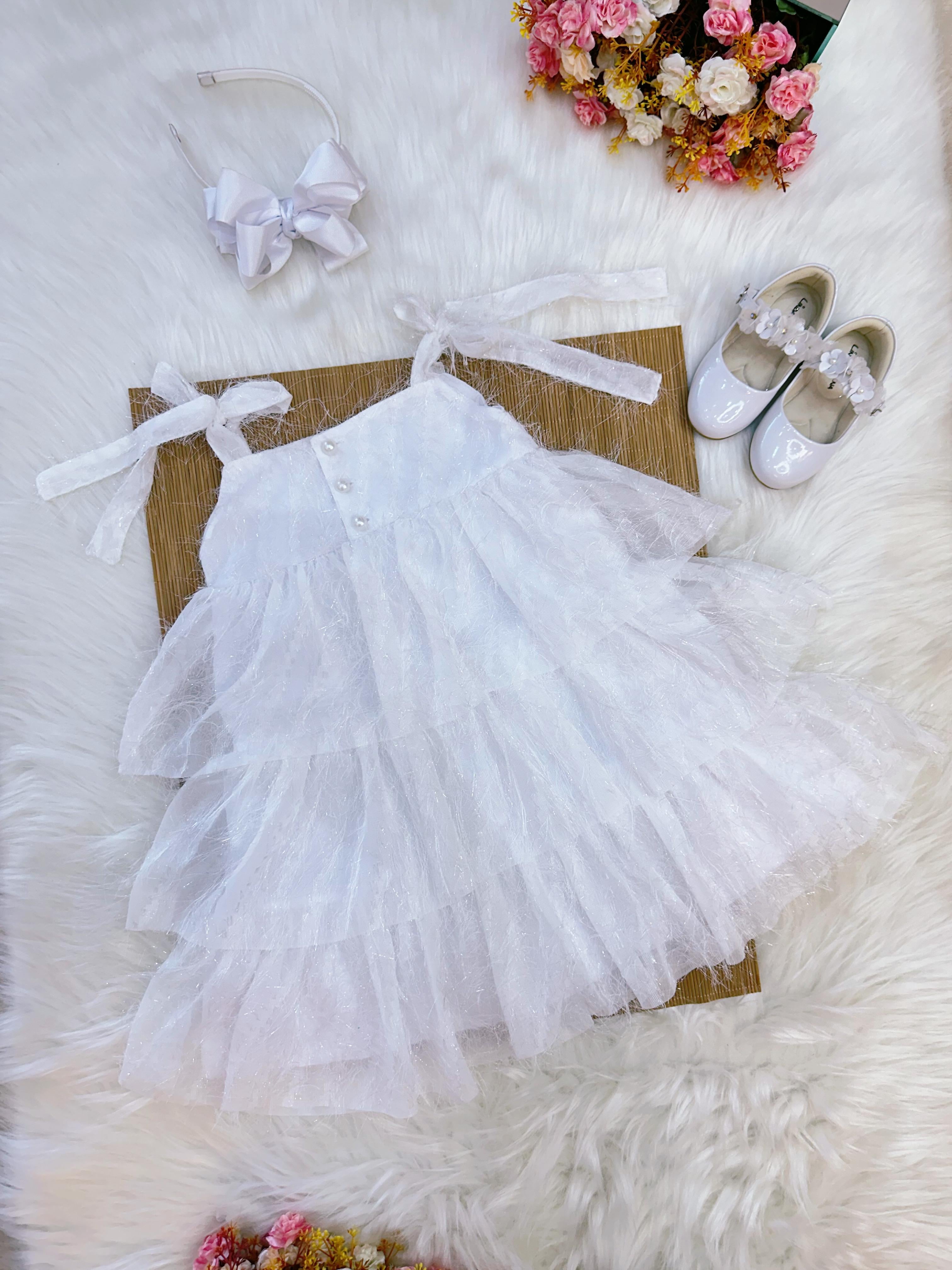 Vestido Infantil Branco de Alça e Com Plumas Luxo