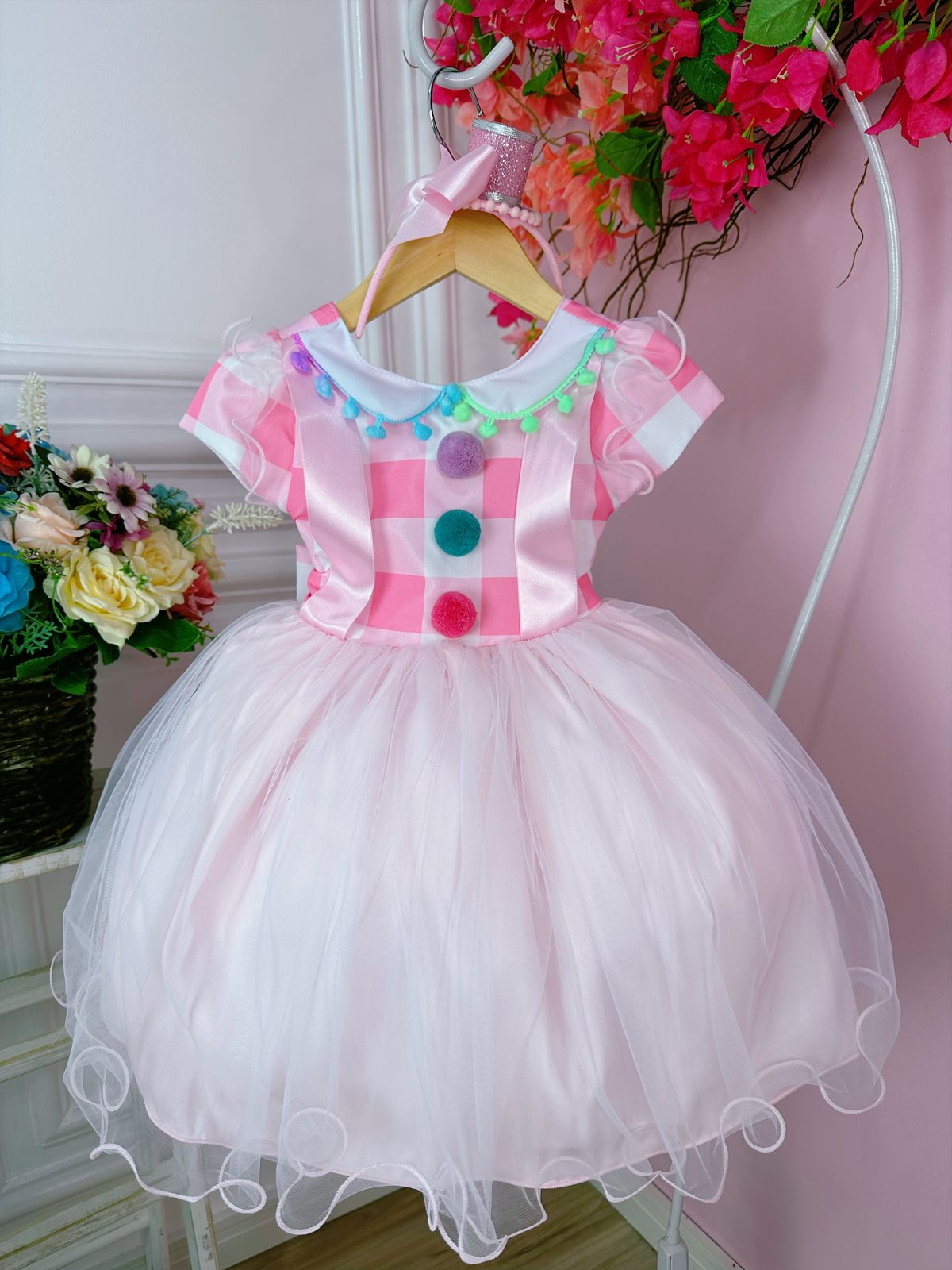 Vestido Infantil Circo Rosa Com Pompons Coloridos