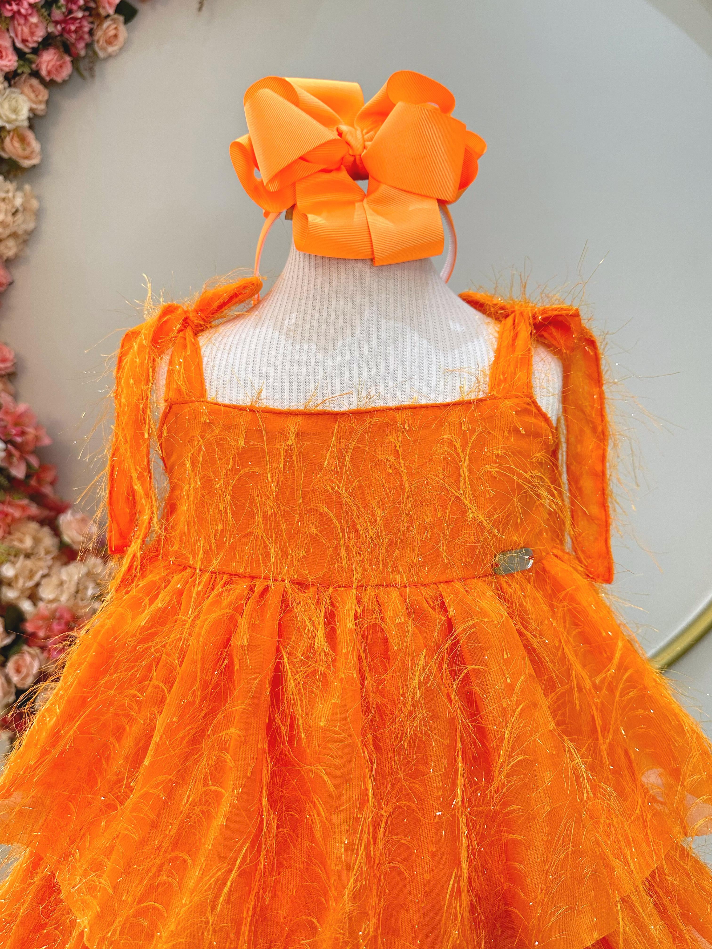 Vestido Infantil Laranja de Alça e Com Plumas Luxo