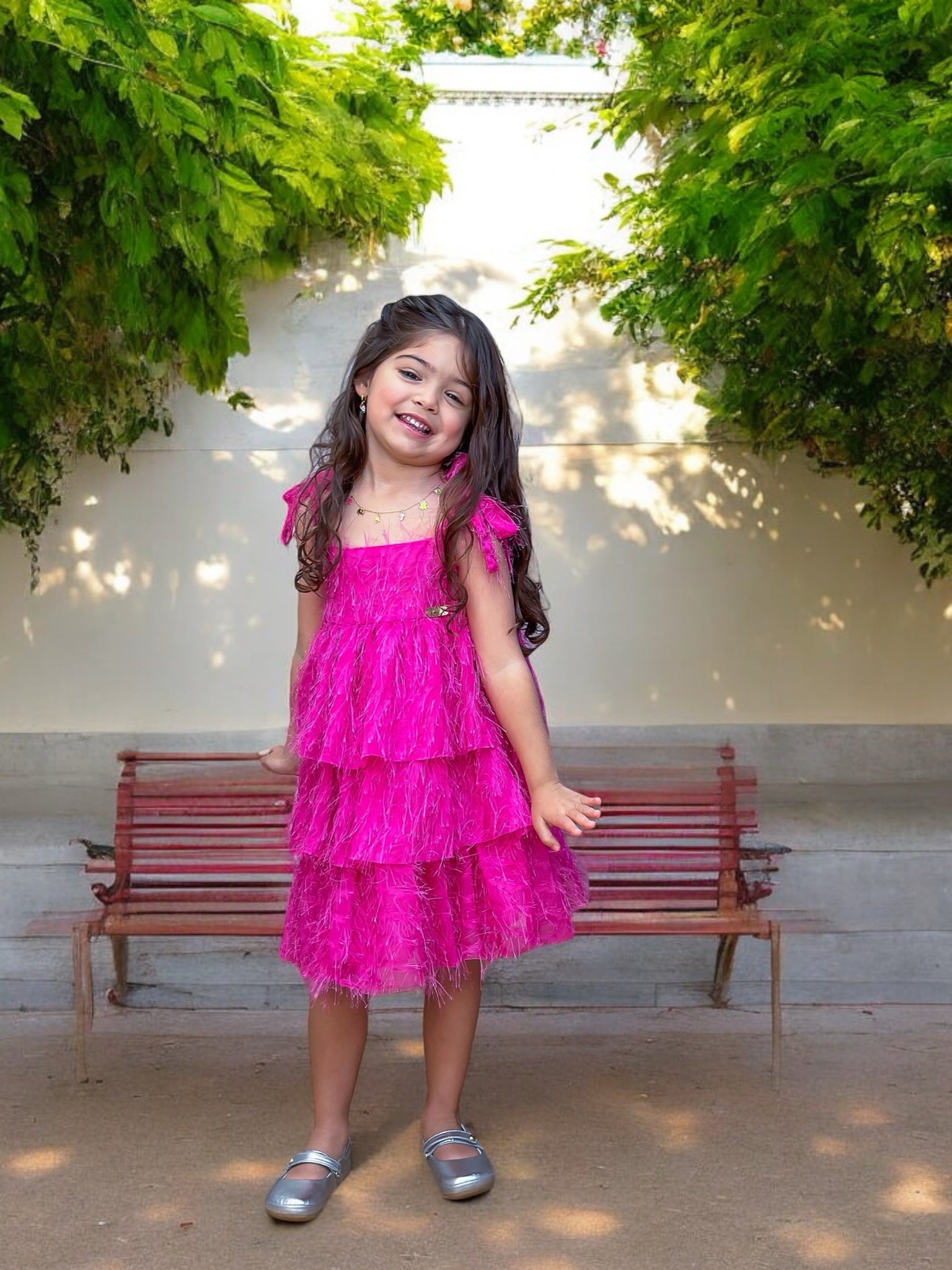 Vestido Infantil Pink de Alça e Com Plumas Luxo