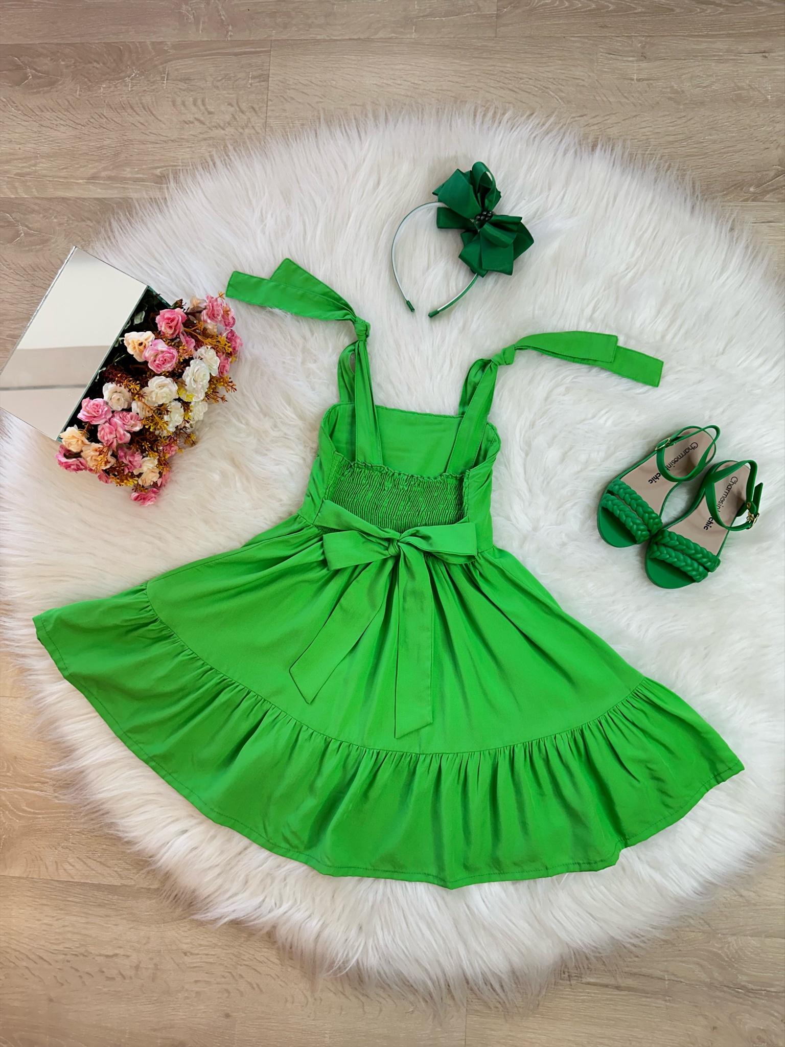 Vestido Infantil Primavera Verão Verde Bandeira de Alça e Bordado