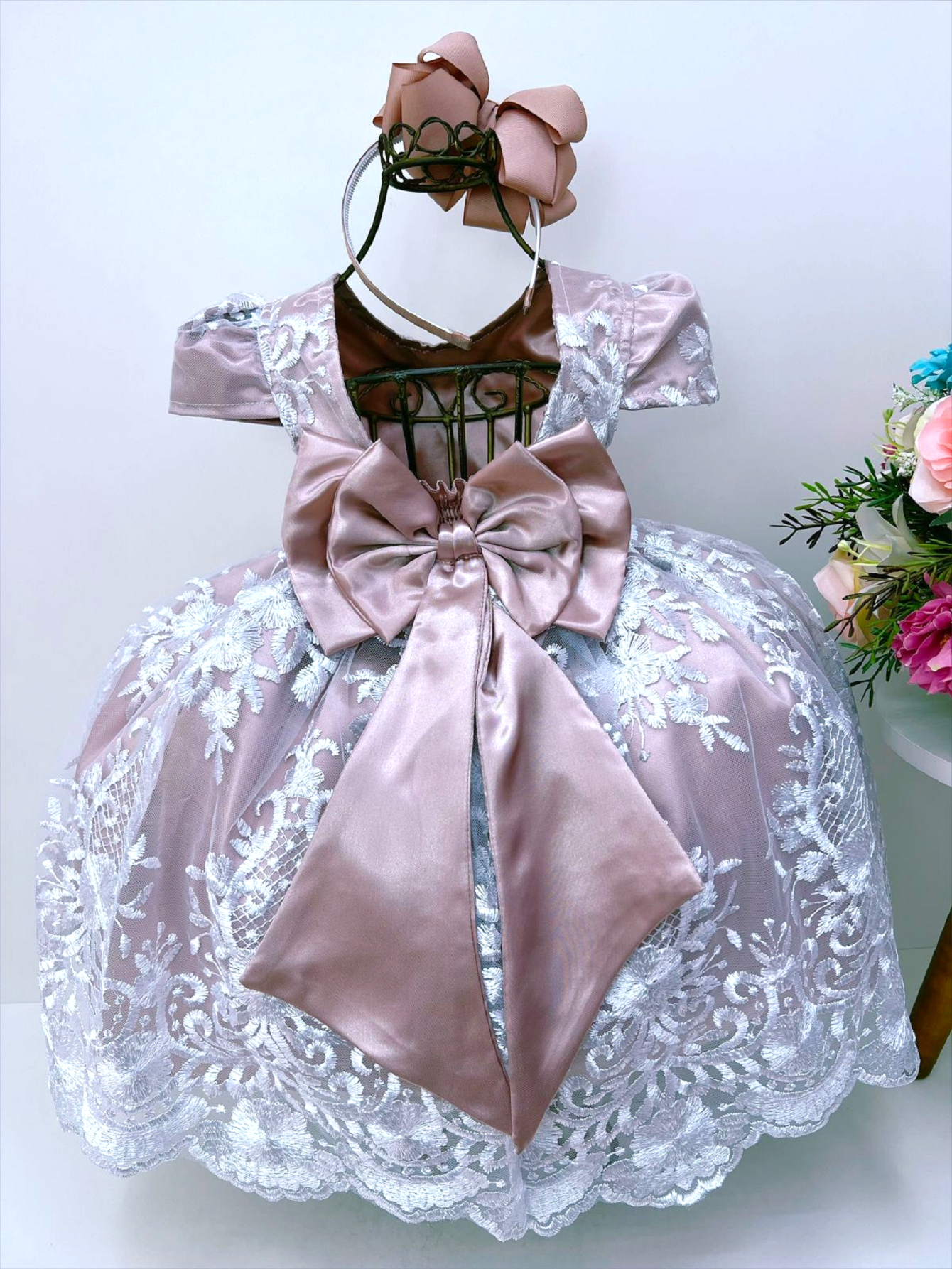 Vestido Infantil Nude Renda Branca Realeza Cinto Pérolas