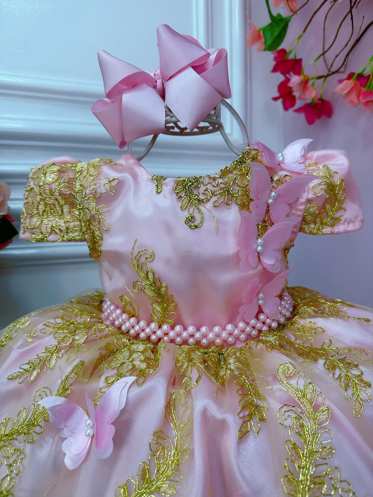Vestido Infantil Rosa Renda Realeza e Aplique de Borboletas