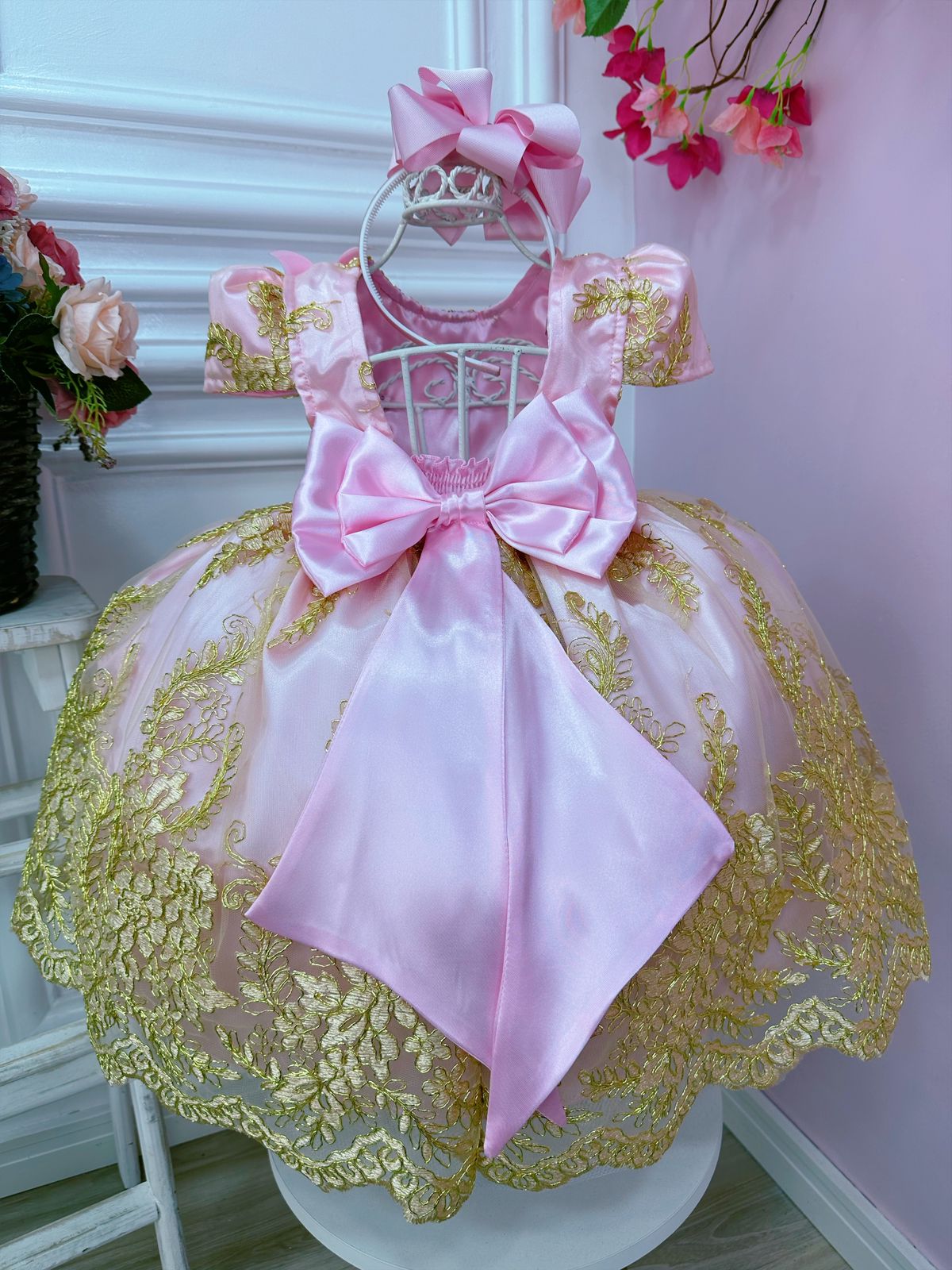 Vestido Infantil Rosa Renda Realeza e Aplique de Borboletas
