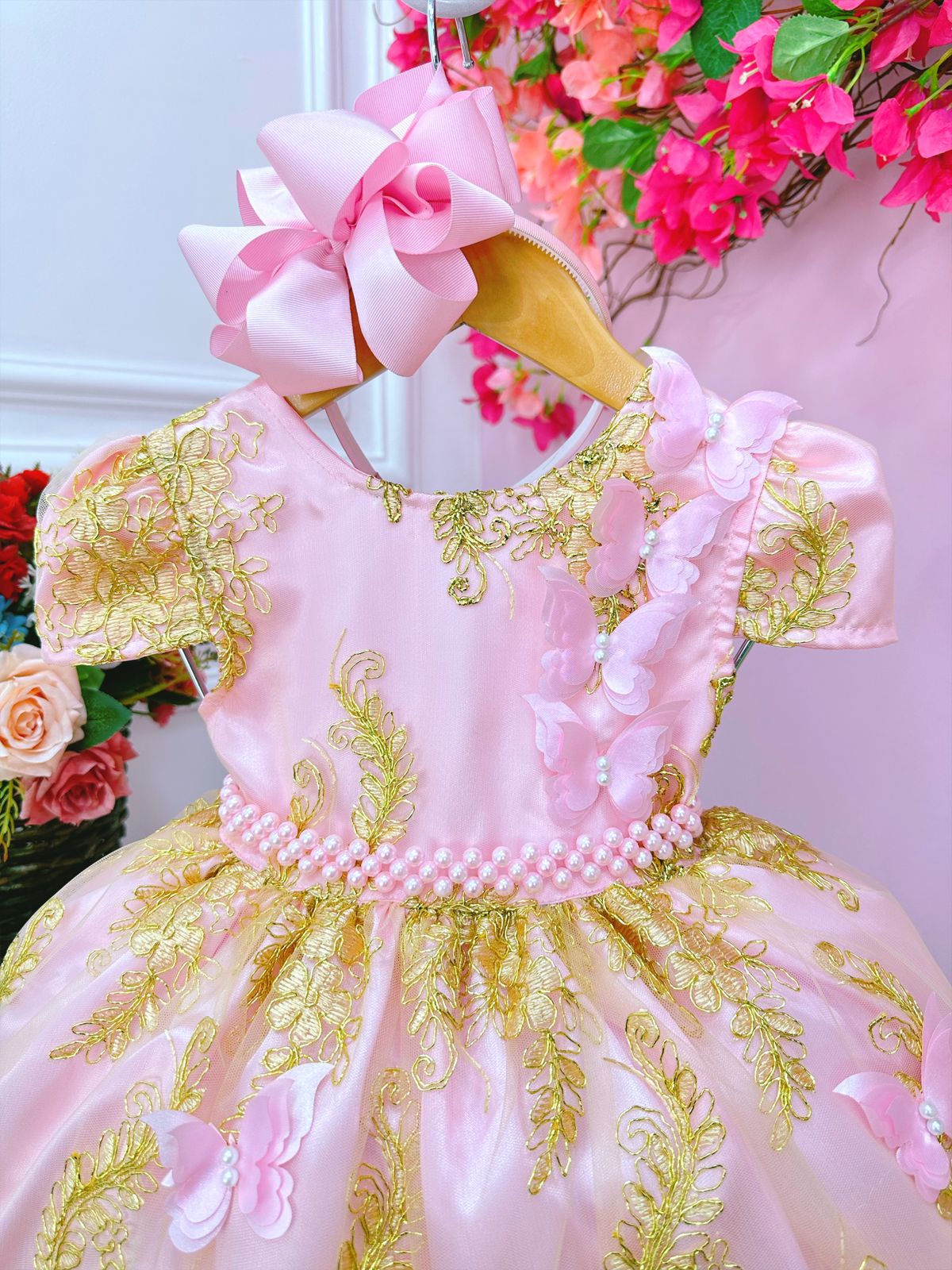 Vestido Infantil Rosa Renda Realeza e Aplique de Borboletas