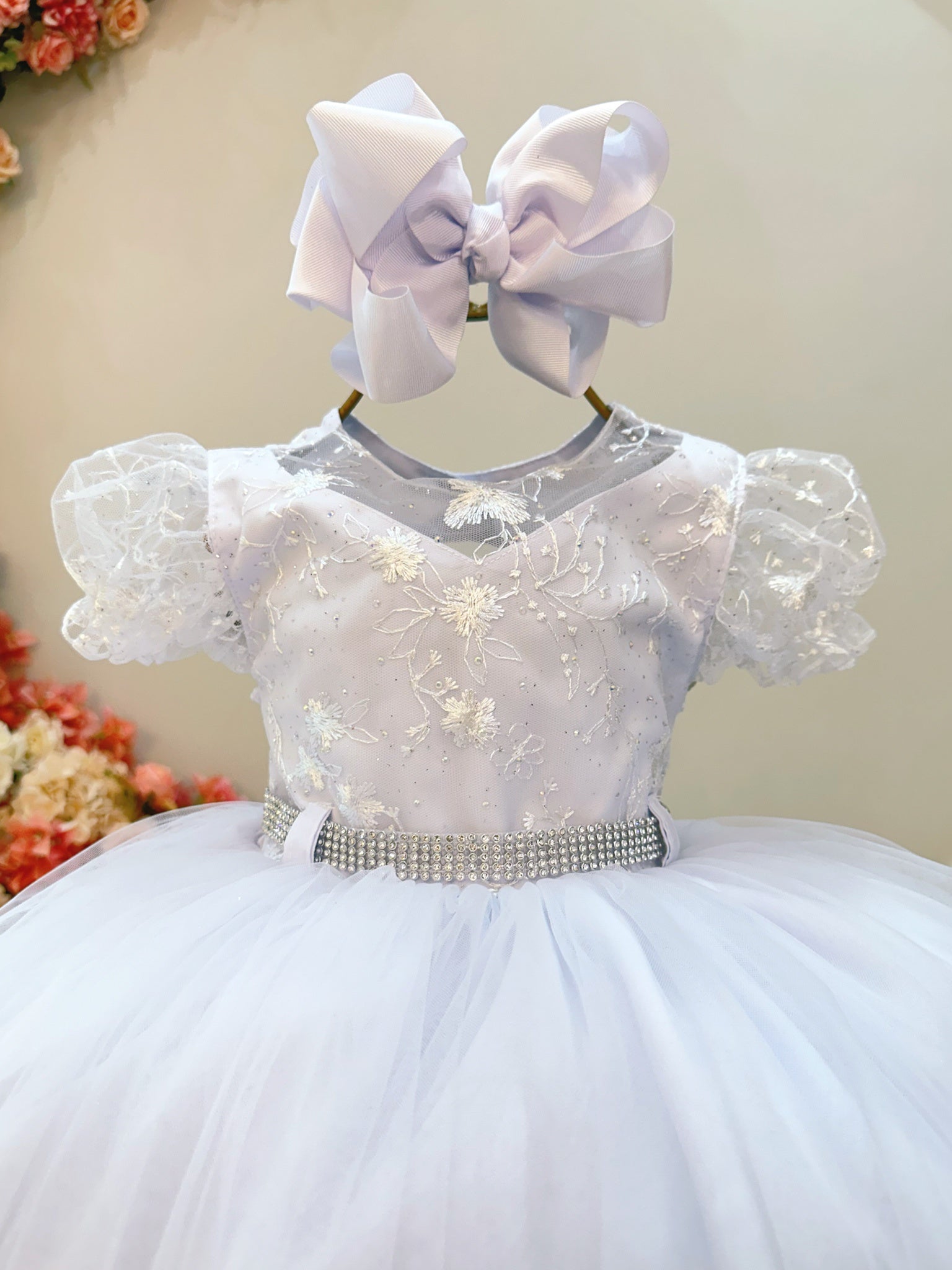 Vestido Infantil Branco Busto Com Renda Daminhas Batizados