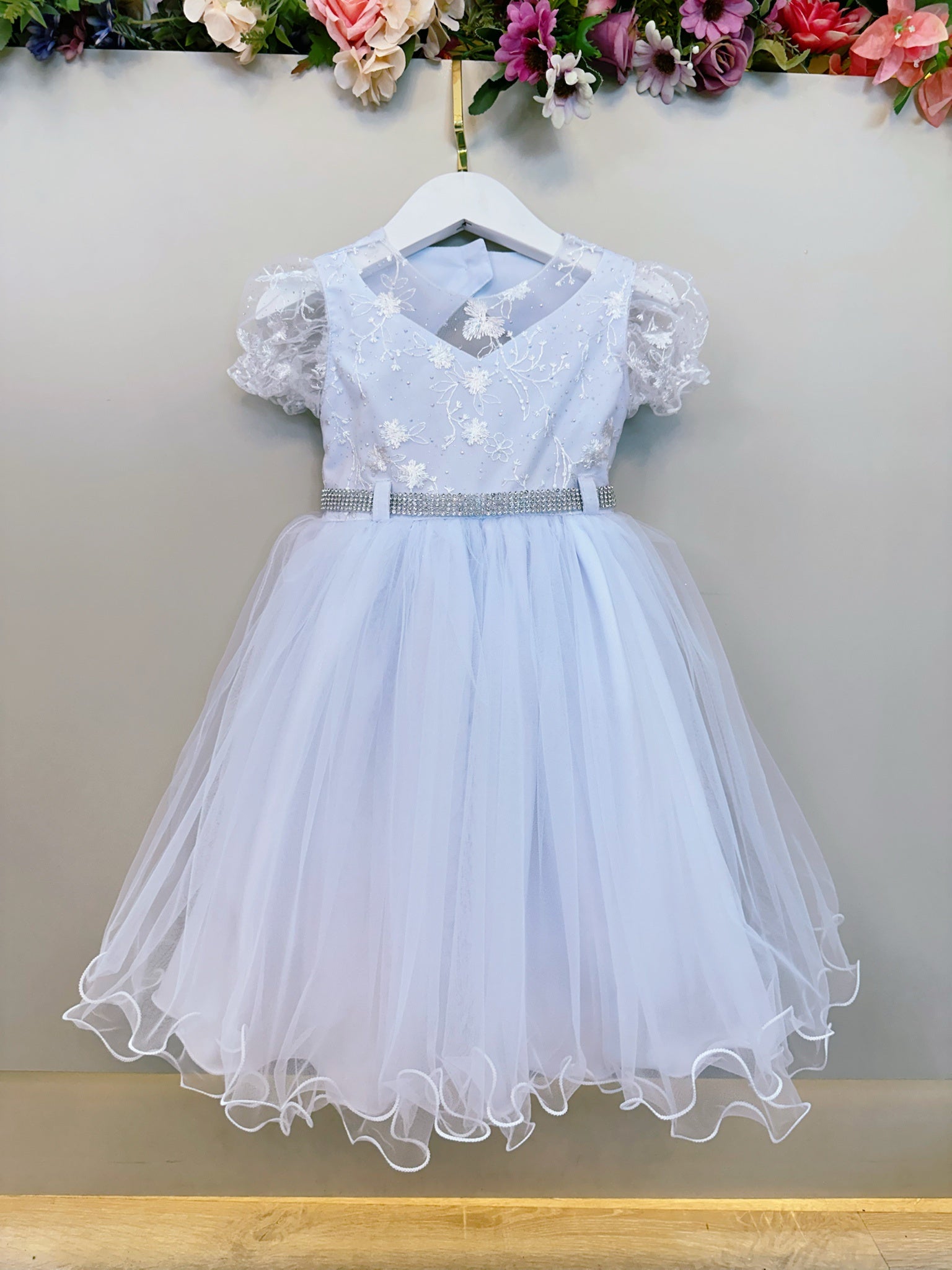 Vestido Infantil Branco Busto Com Renda Daminhas Batizados