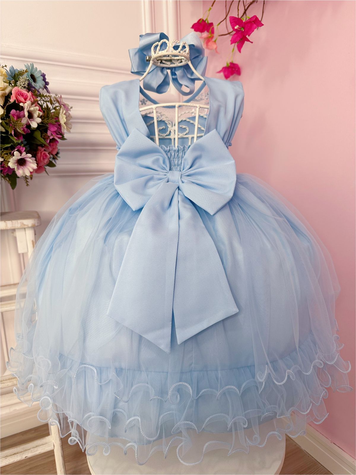 Vestido Infantil Azul Bebê C/ Aplique de Flores e Renda Luxo