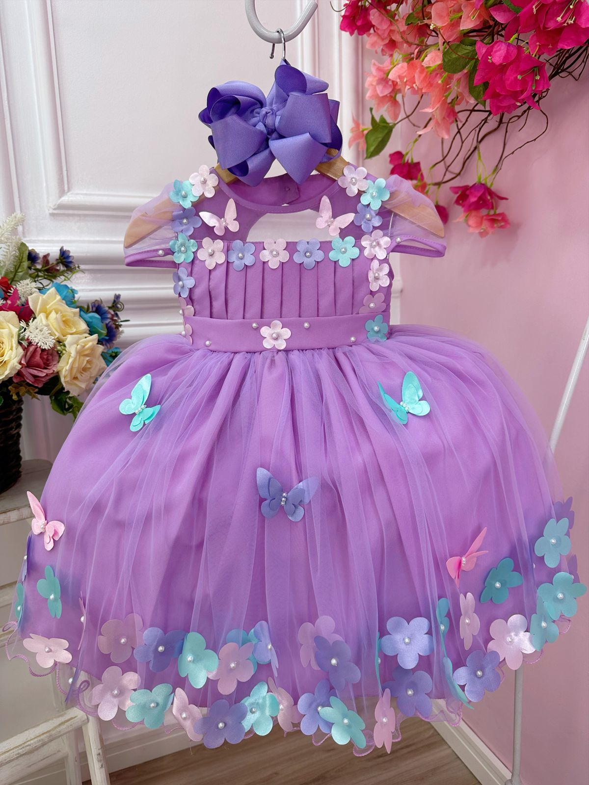 Vestido Infantil Lilás Busto Plissado Com Flores Borboleta