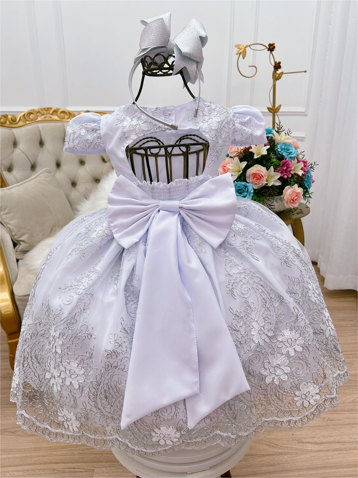 Vestido Infantil Branco Renda Realeza Cinto de Pérolas Luxo