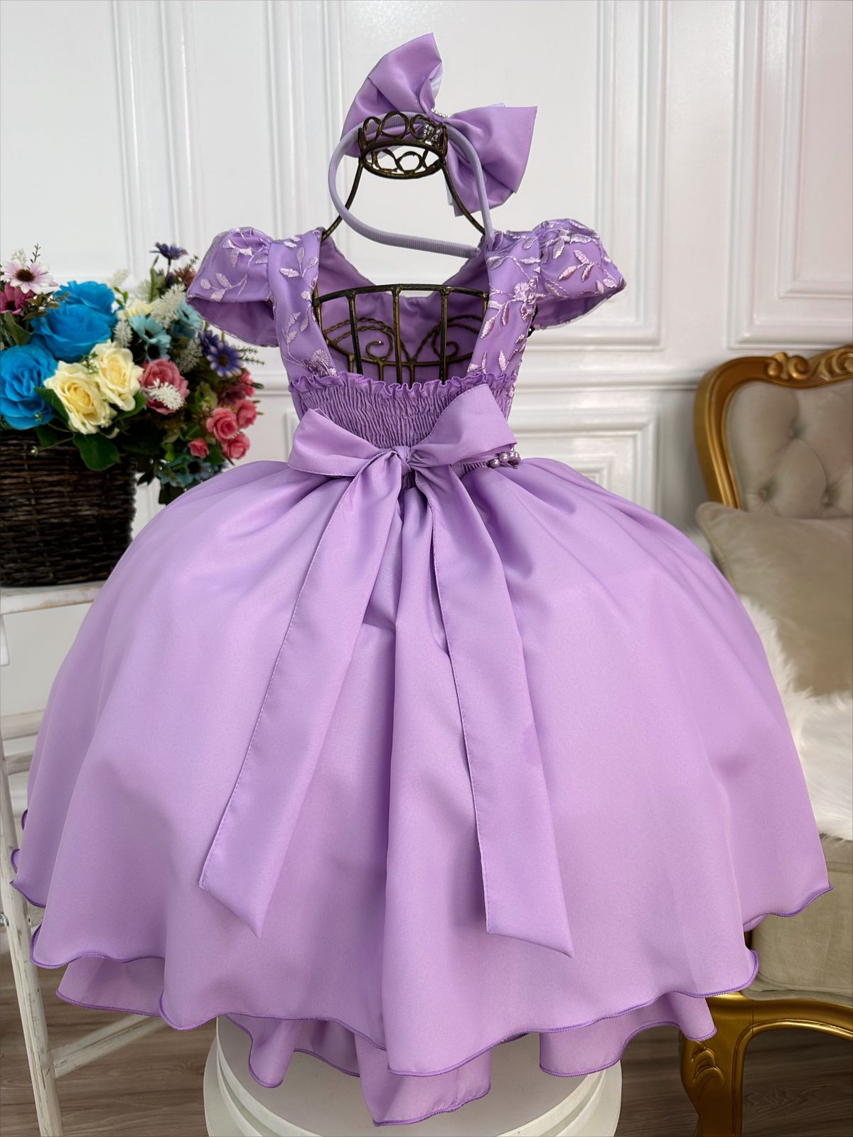 Vestido Infantil Lilás C/ Renda e Cinto de Pérolas Tiara