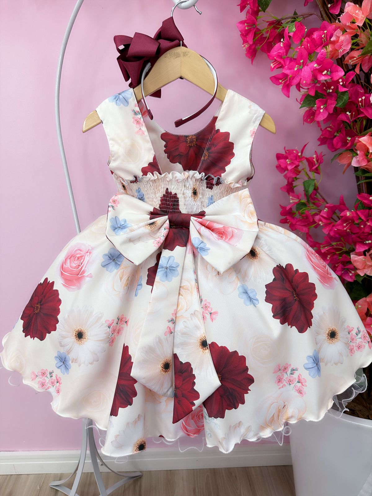 Vestido Infantil Marfim Flores Primavera Cinto de Pérolas