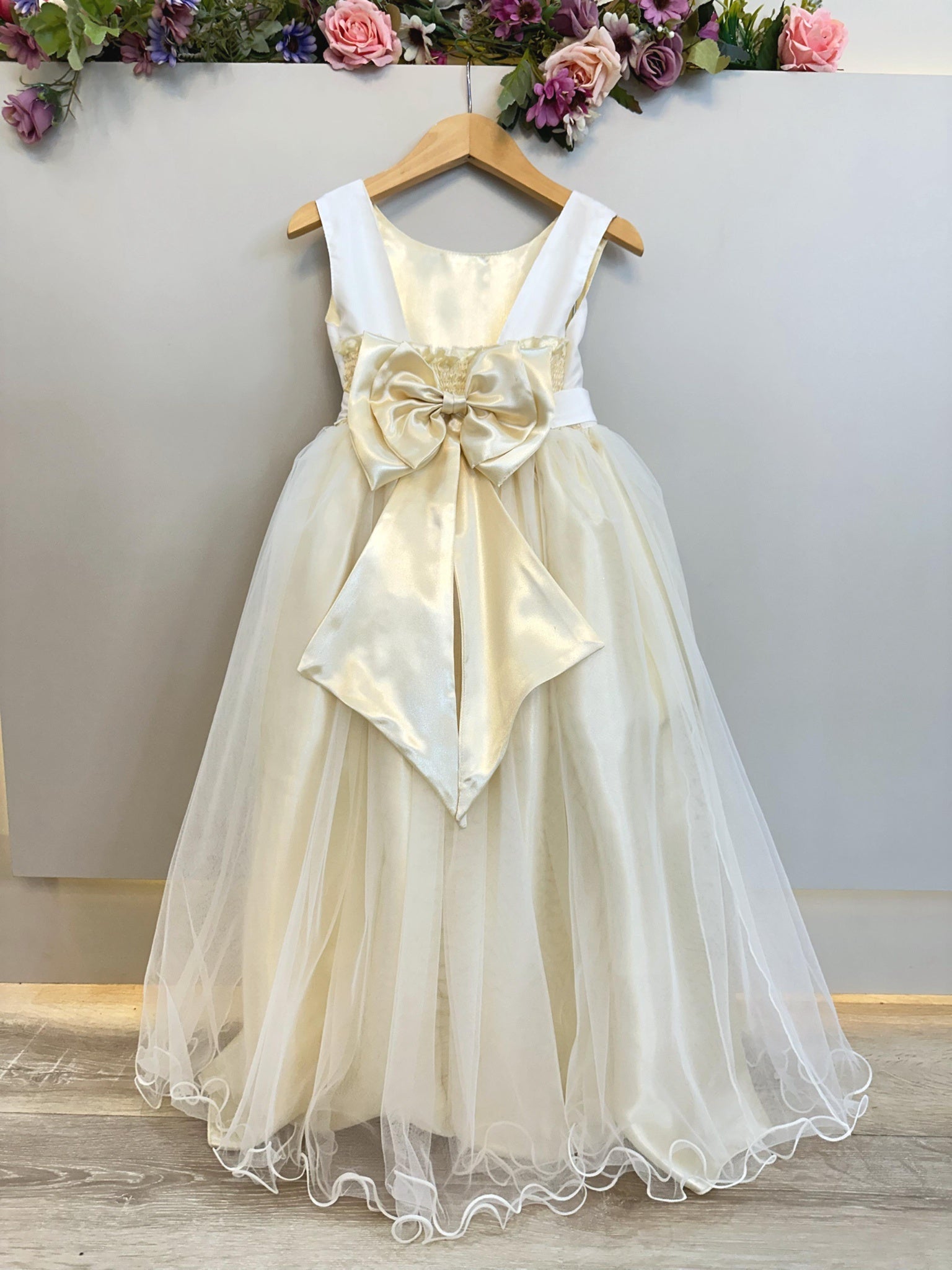 Vestido Infantil Longo Off White Daminhas Festas Luxo