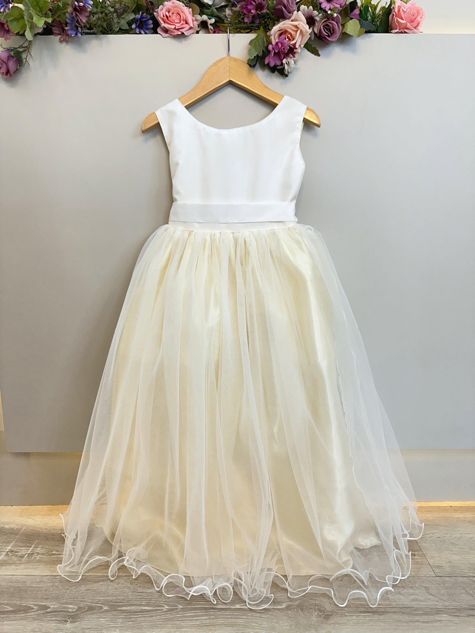 Vestido Infantil Longo Off White Daminhas Festas Luxo