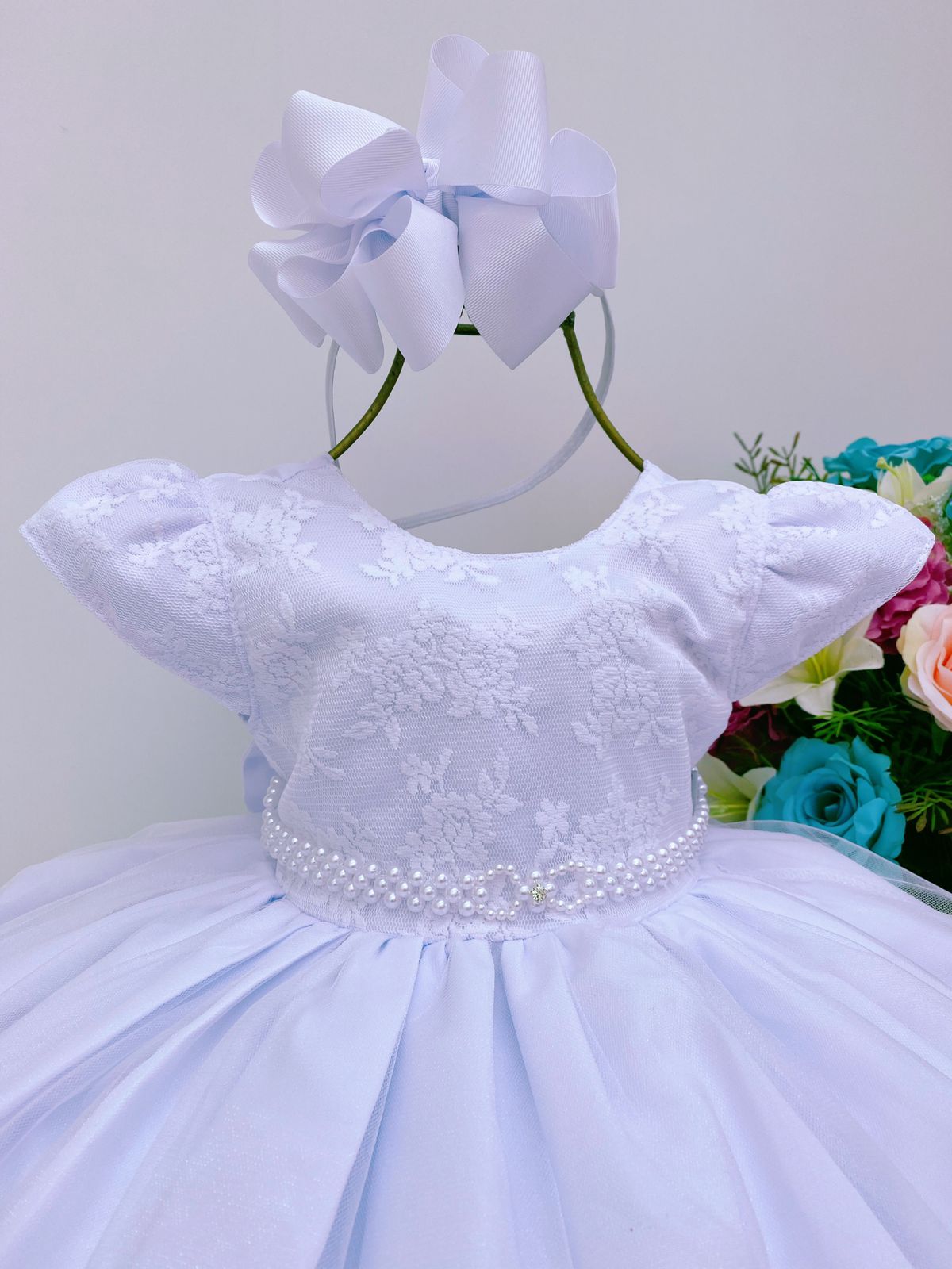 Vestido Infantil Branco Renda no Busto e Pérolas Batizado