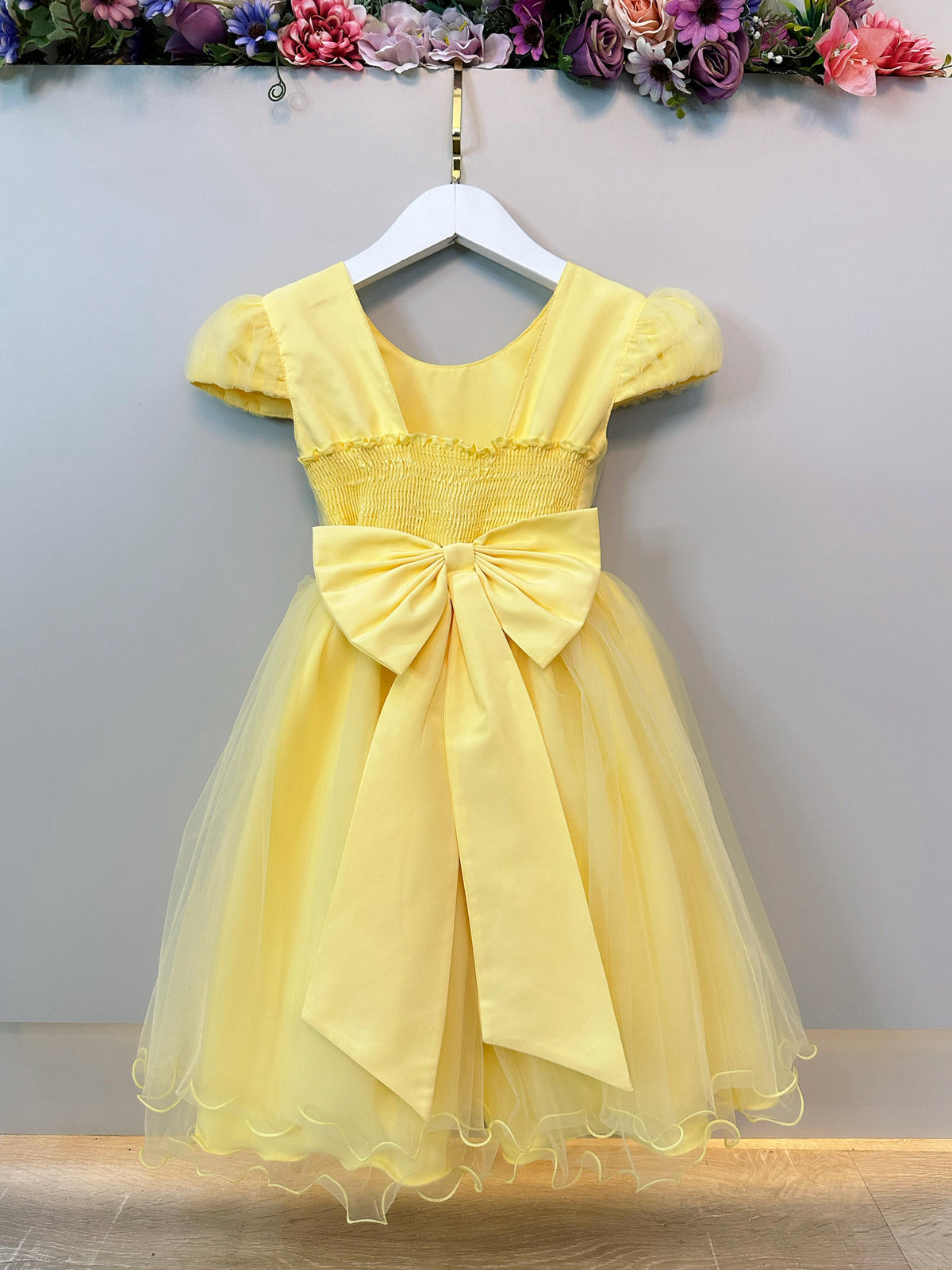 Vestido Infantil Amarelo Cinto de Pérolas Casamentos Festas