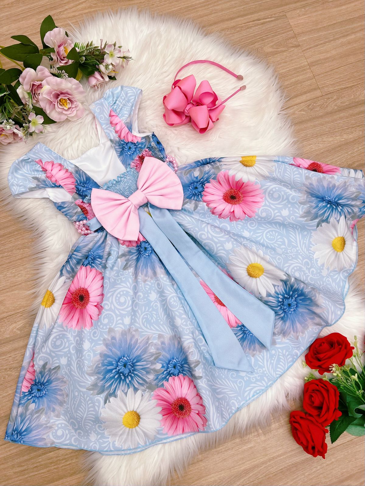 Vestido Infantil Azul Florido Com Cinto de Pérolas