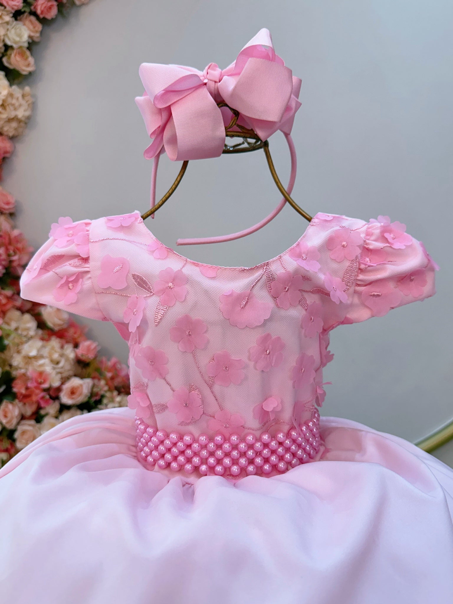 Vestido Infantil Rosa Bebê Busto C/ Apliques de Flores Renda