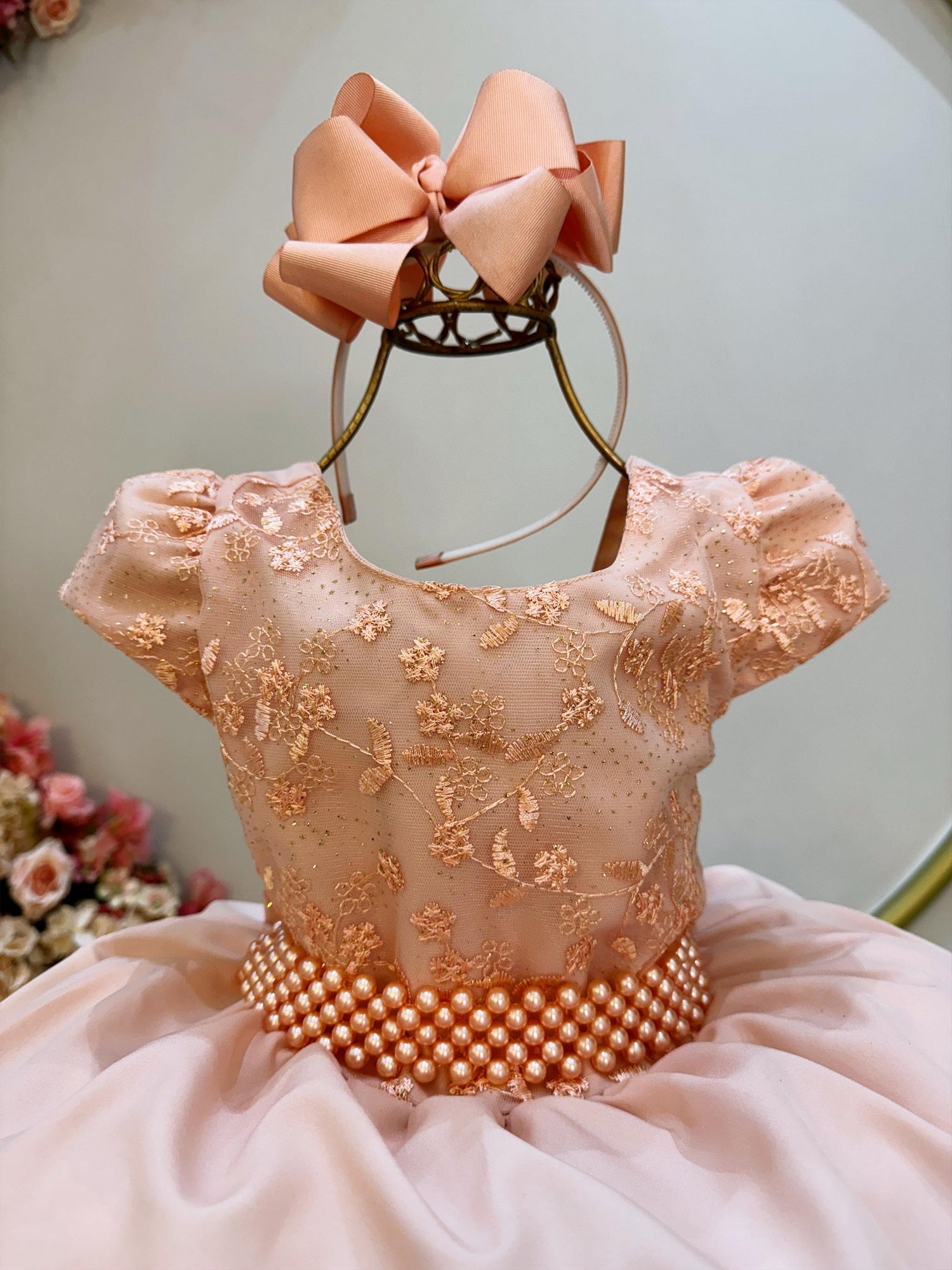 Vestido Infantil Salmão Busto C/ Renda e Cinto de Pérolas