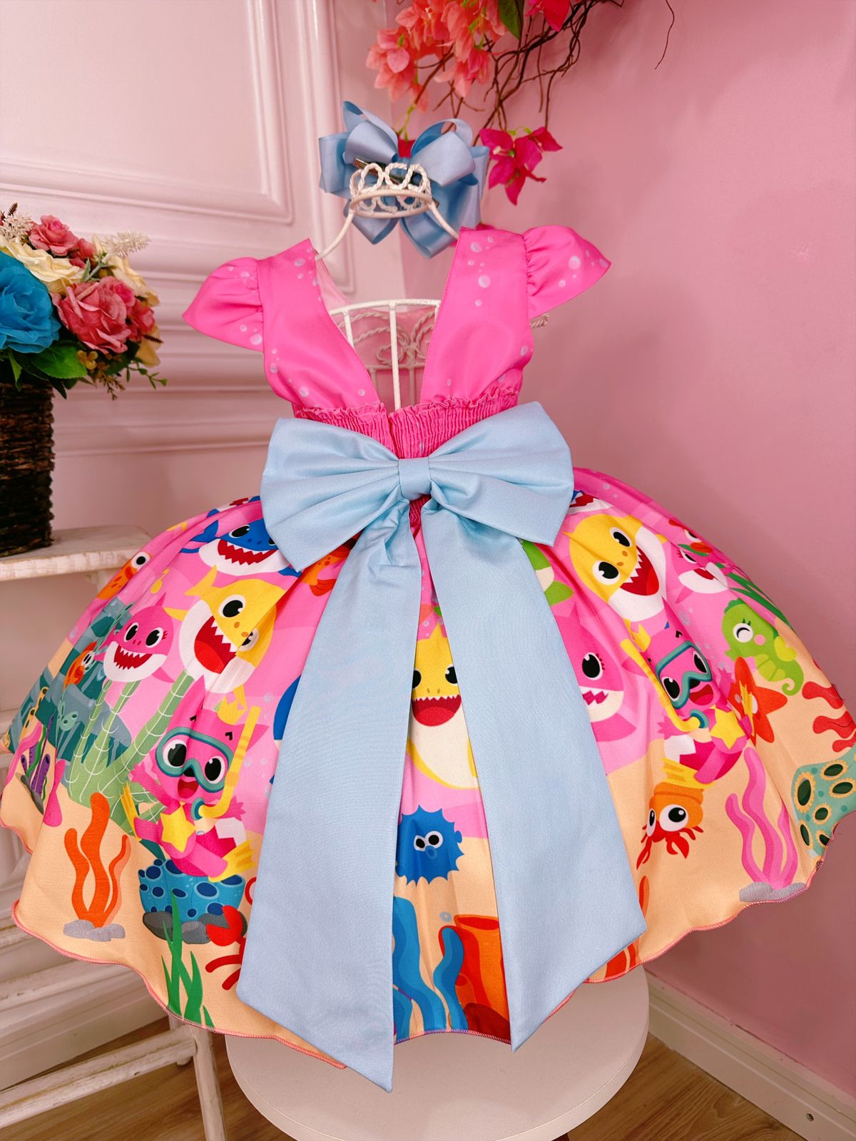 Vestido Infantil Baby Shark Brincando Fundo Mar Rosa Chiclete