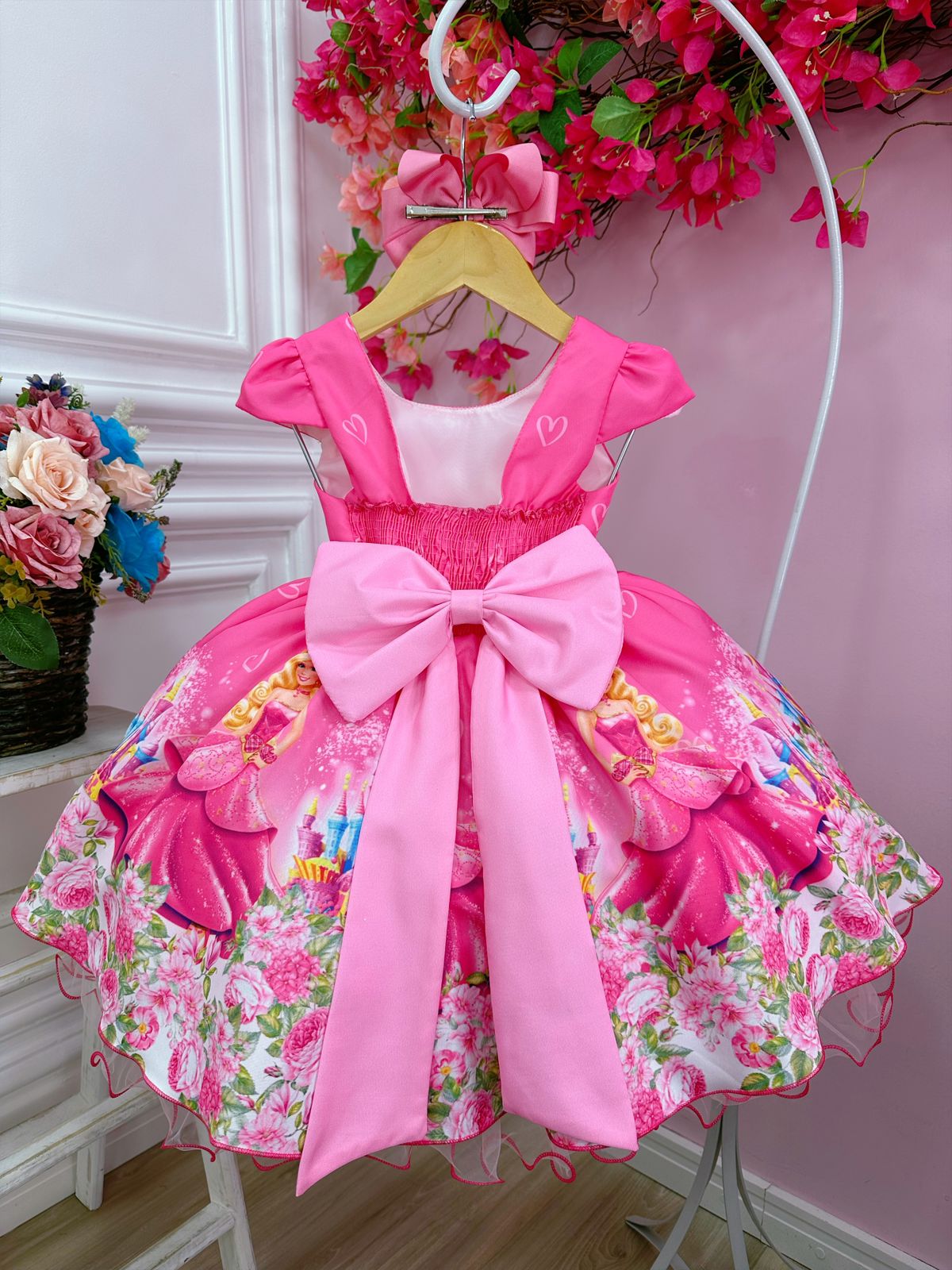 Vestido Infantil Barbie Rosa Chiclete Com Cinto de Pérolas