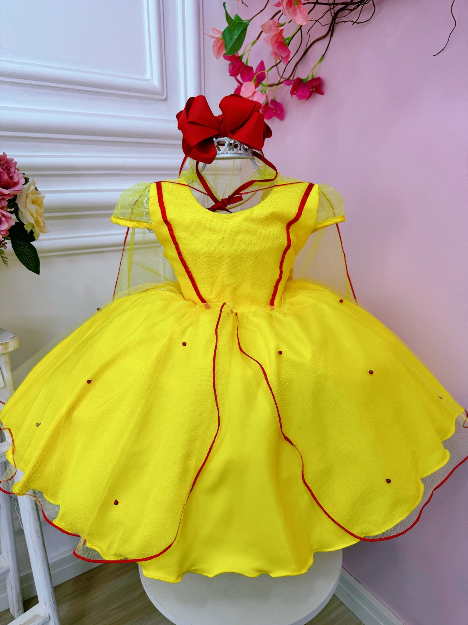 Vestido Infantil Bela e a Fera Com Capa e Pérolas Princesas