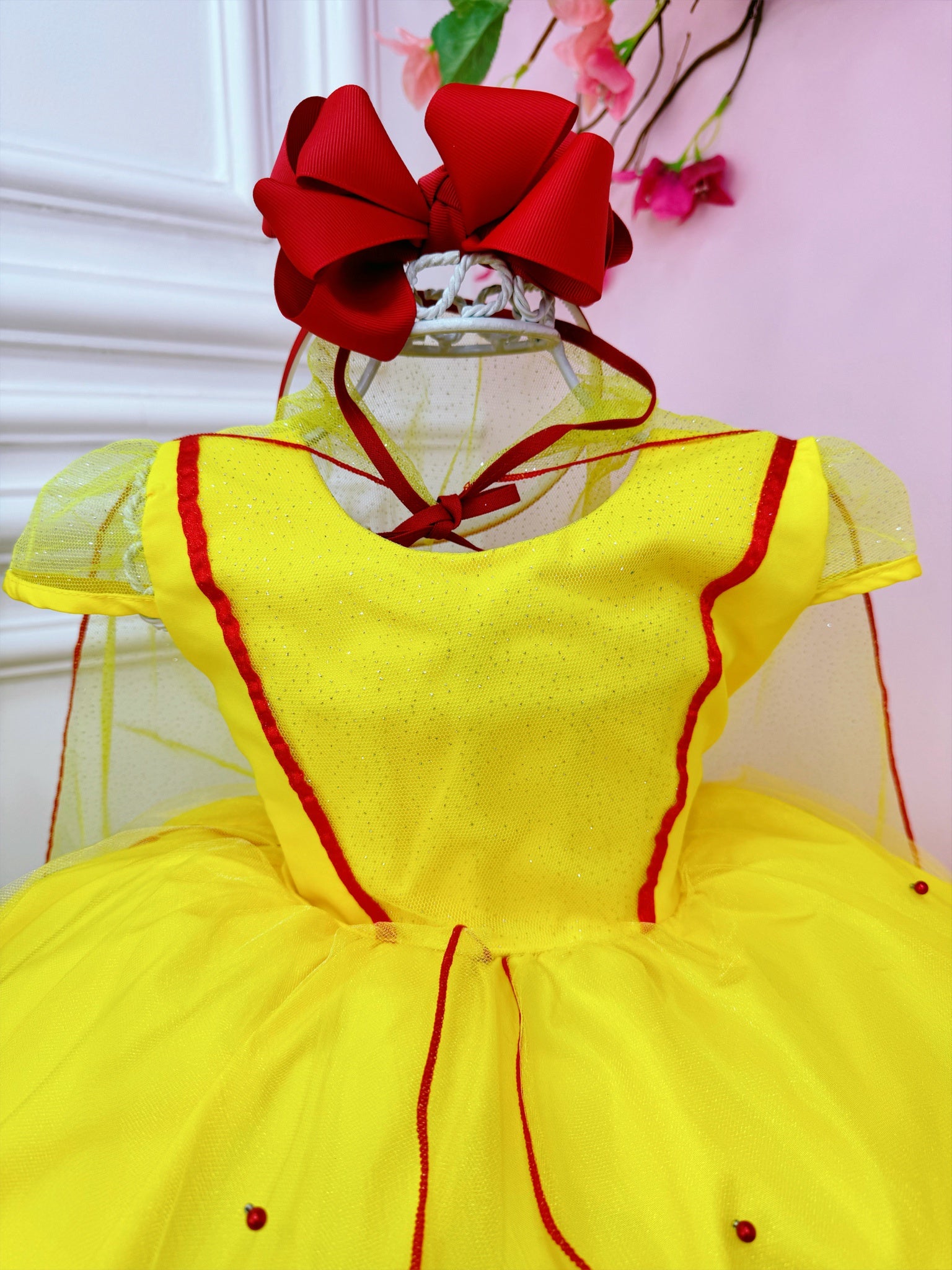 Vestido Infantil Bela e a Fera Com Capa e Pérolas Princesas