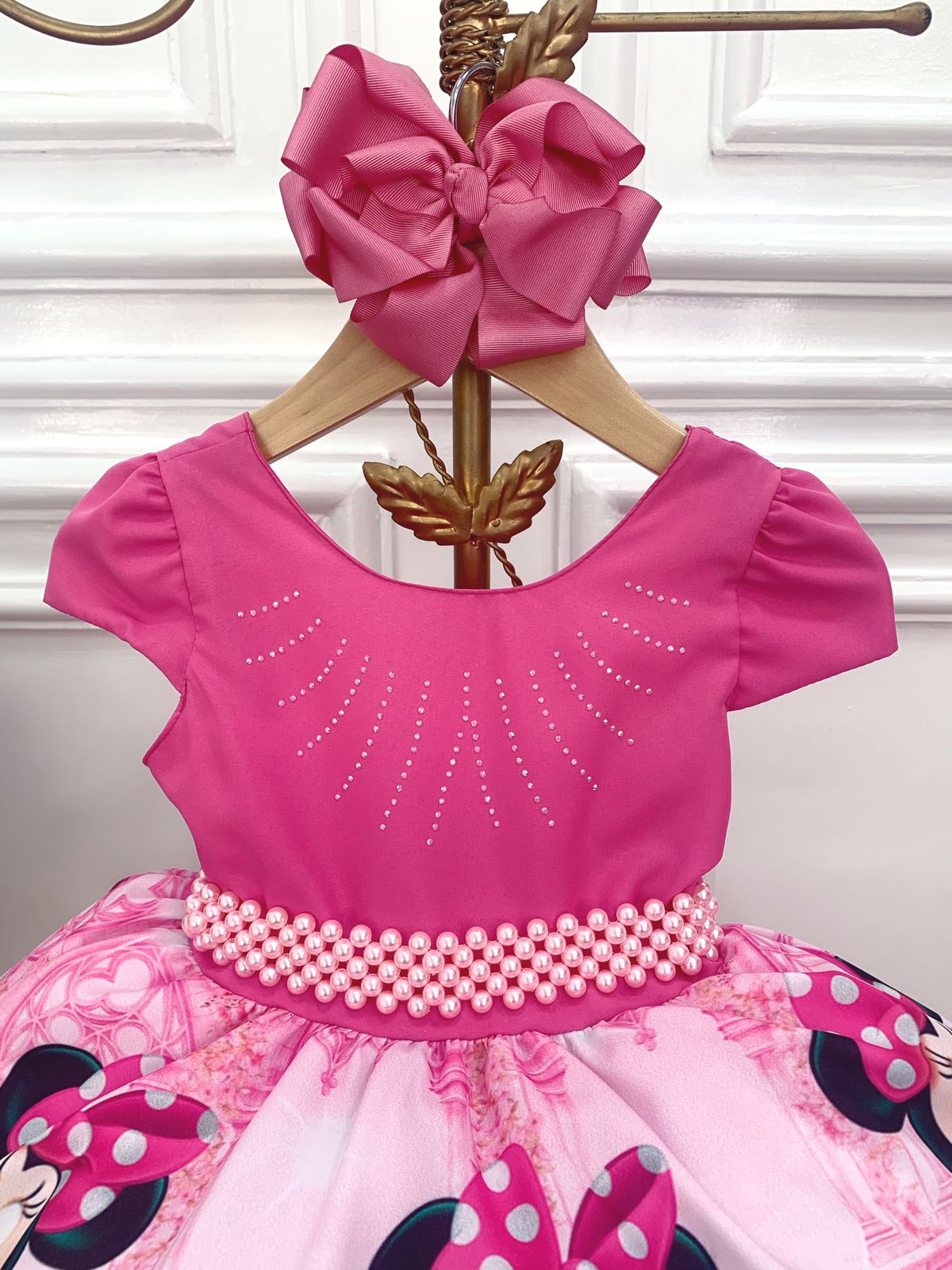 Vestido Infantil Rosa Minnie Florido Strass Cinto de Pérolas