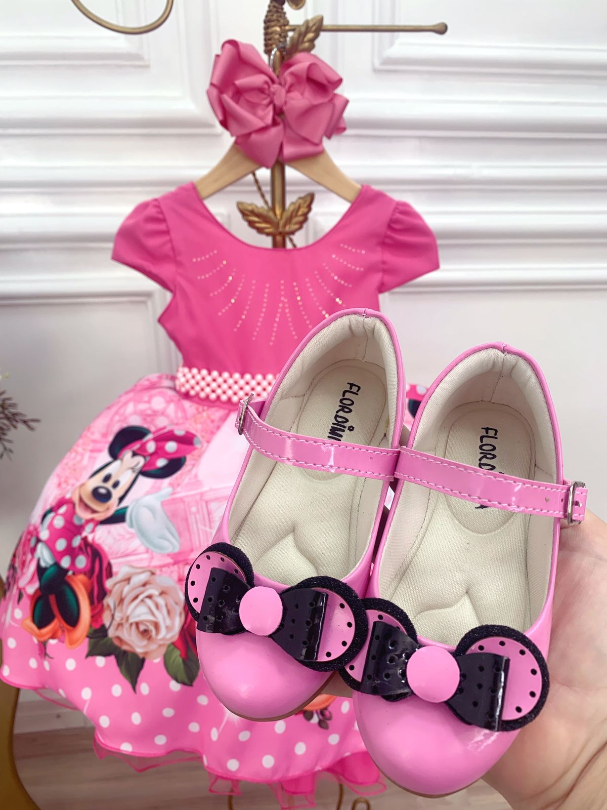 Vestido Infantil Rosa Minnie Florido Strass Cinto de Pérolas