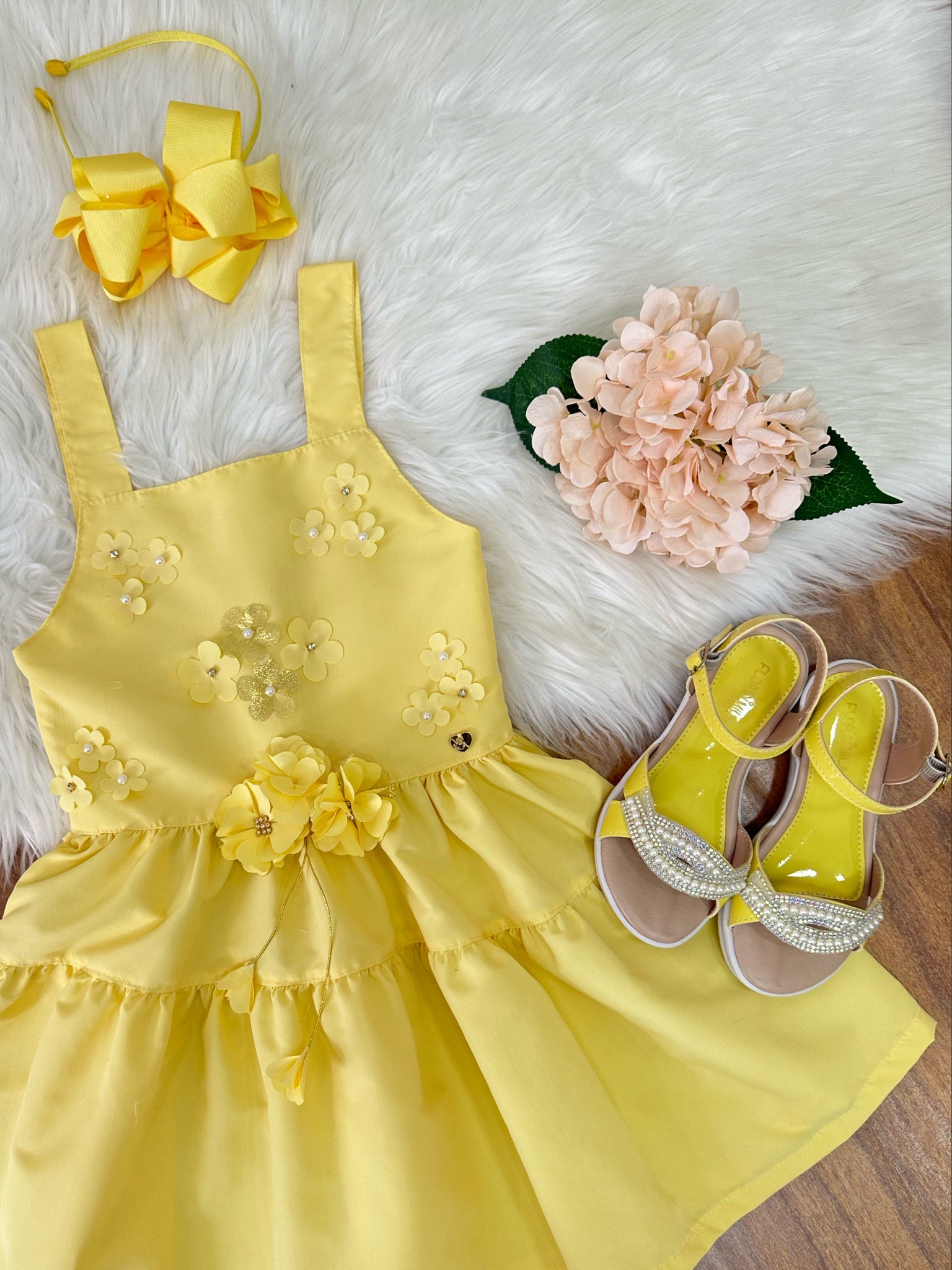Vestido infantil de Alça Amarelo C/ Apliques de Flores Luxo