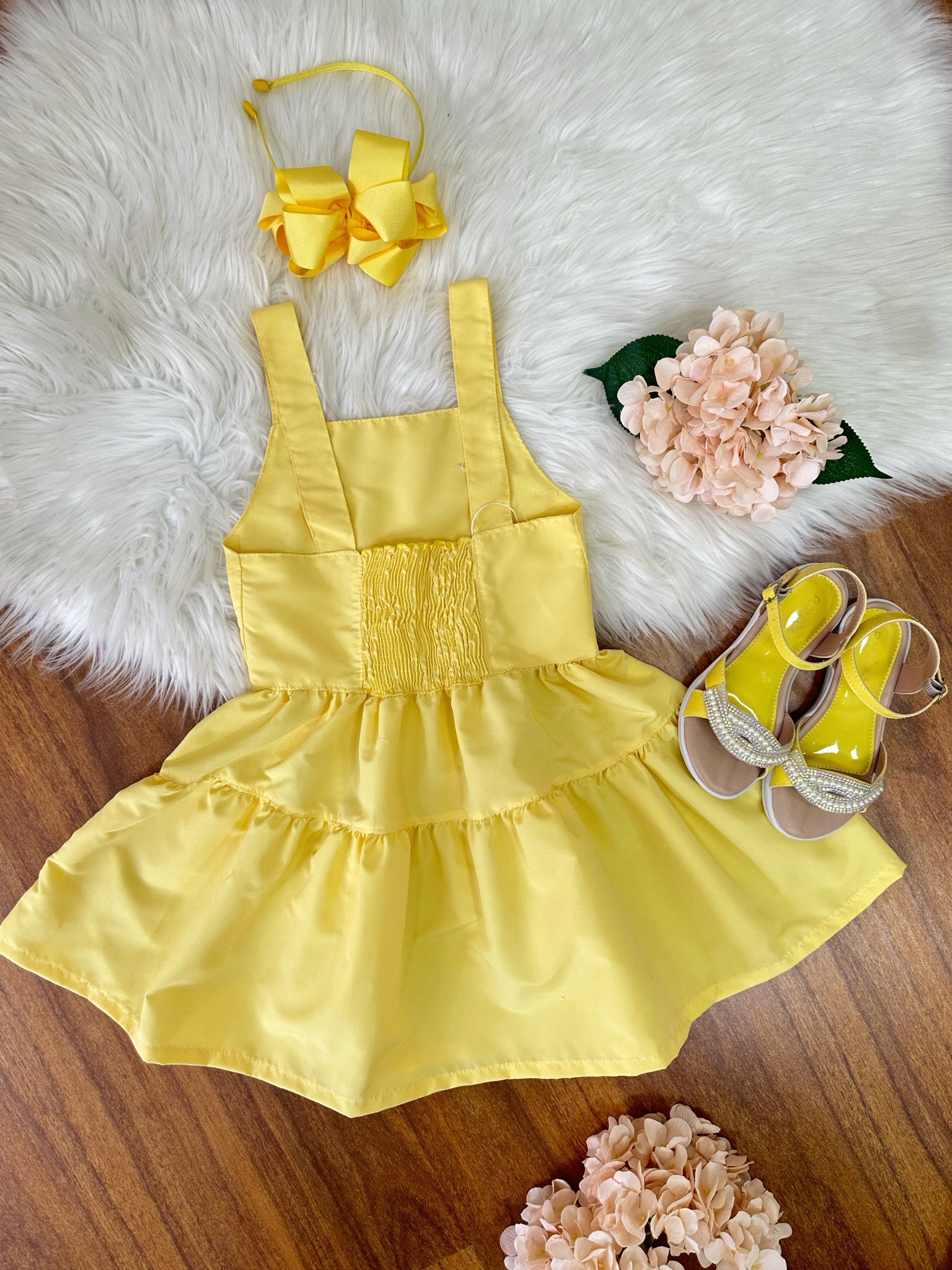 Vestido infantil de Alça Amarelo C/ Apliques de Flores Luxo
