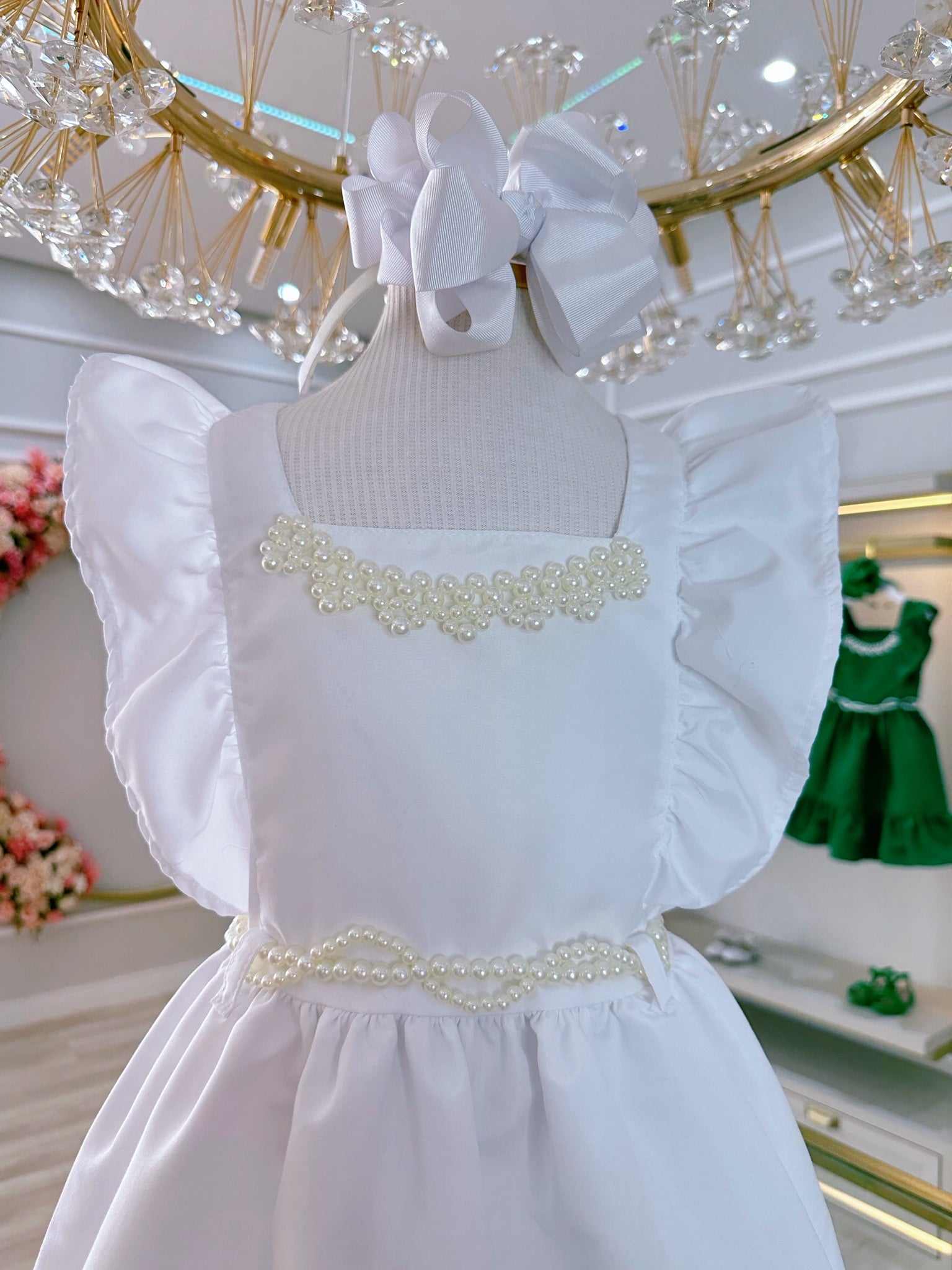Vestido Infantil Branco Luxo Com Pérolas Festas Daminhas