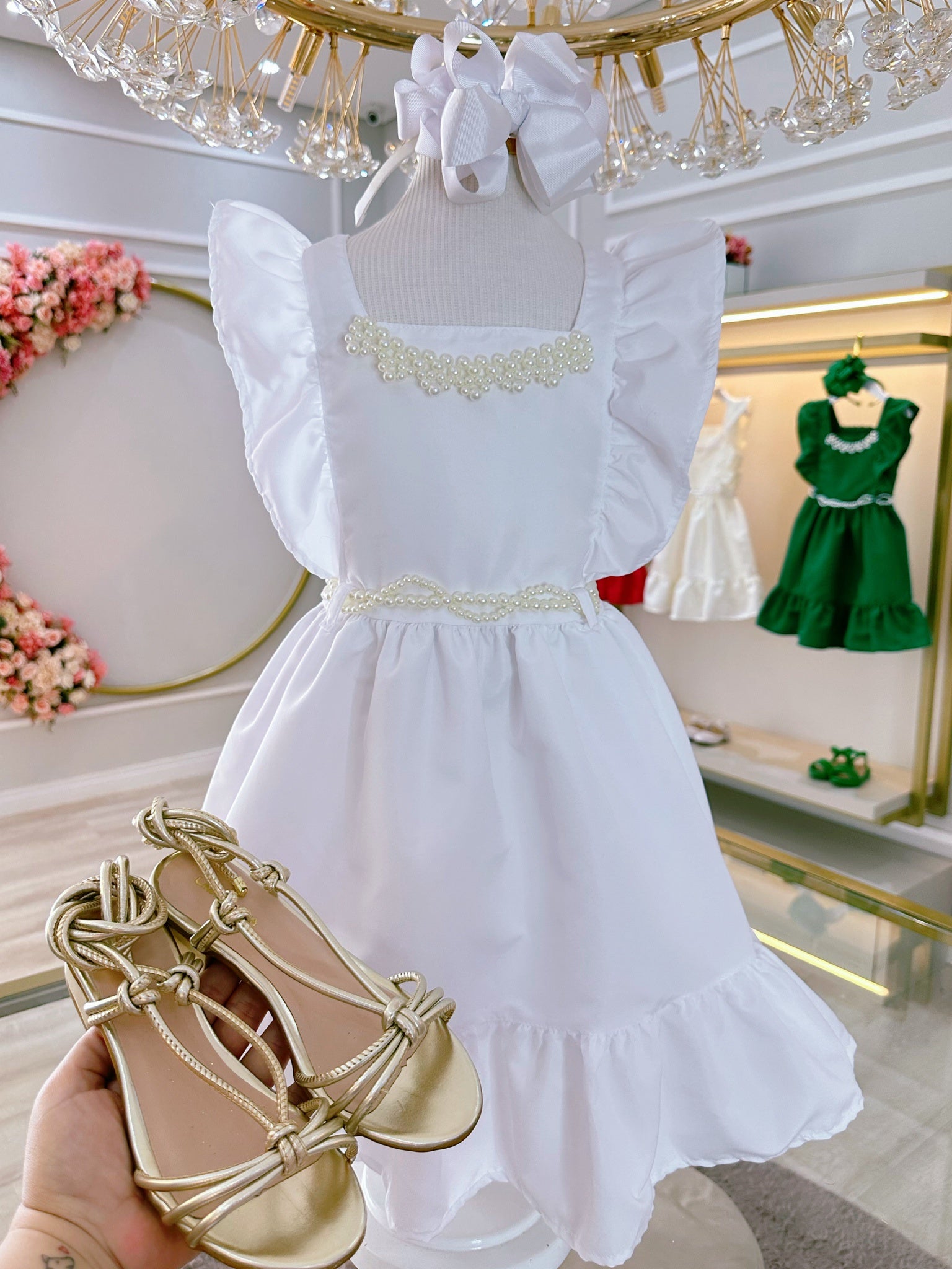 Vestido Infantil Branco Luxo Com Pérolas Festas Daminhas