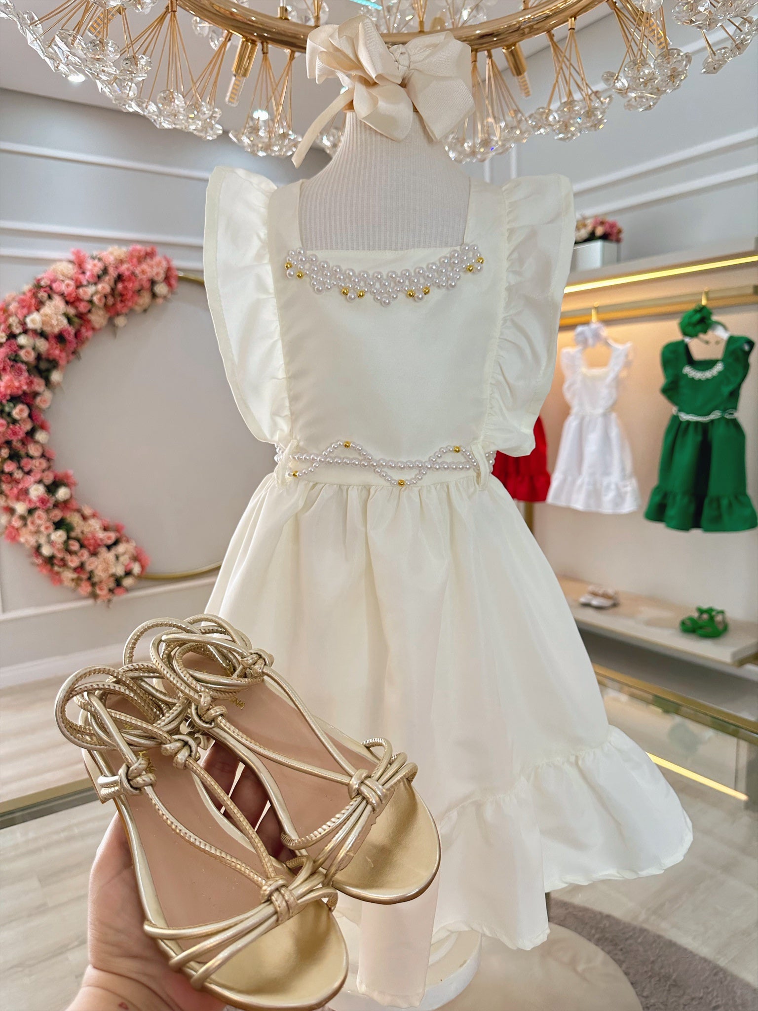 Vestido Infantil Marfim Luxo Com Pérolas Festas Daminhas