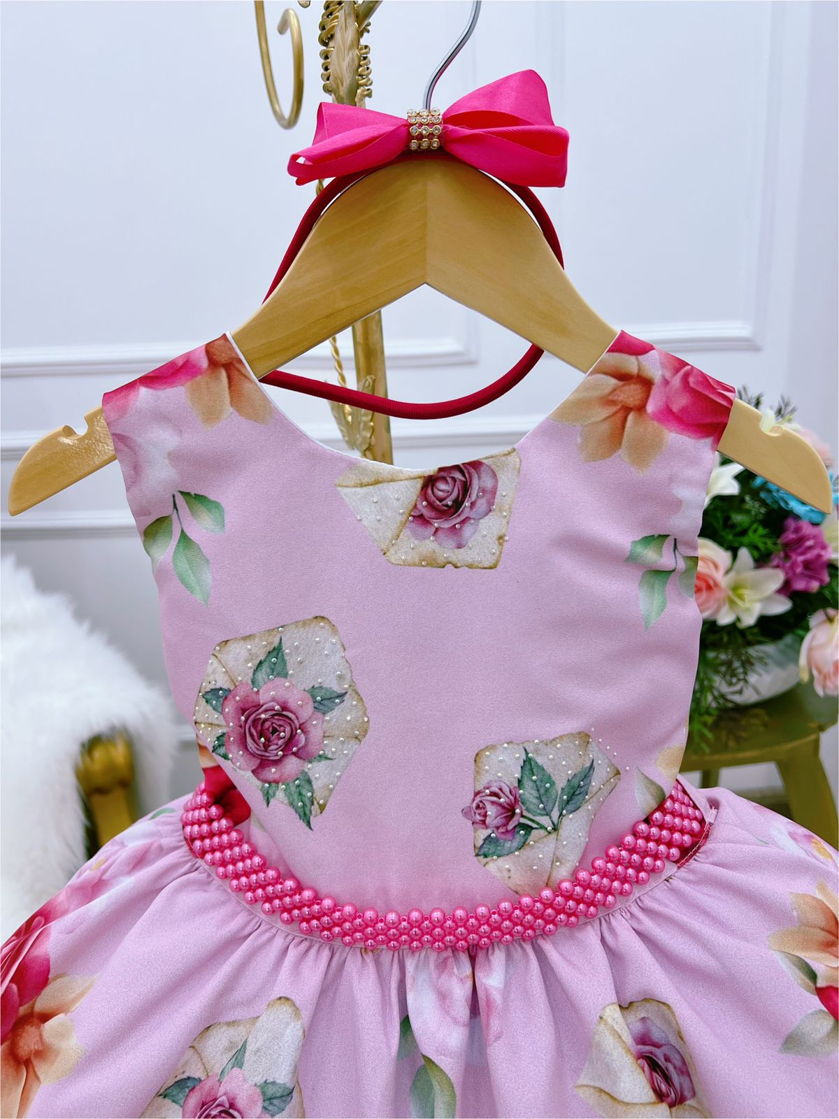 Vestido Infantil Rosa Florido C/ Cinto Pérolas Tiara Strass