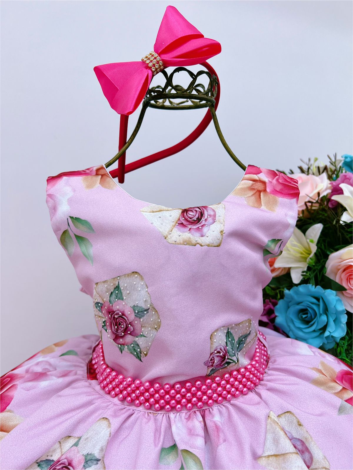 Vestido Infantil Rosa Florido C/ Cinto Pérolas Tiara Strass